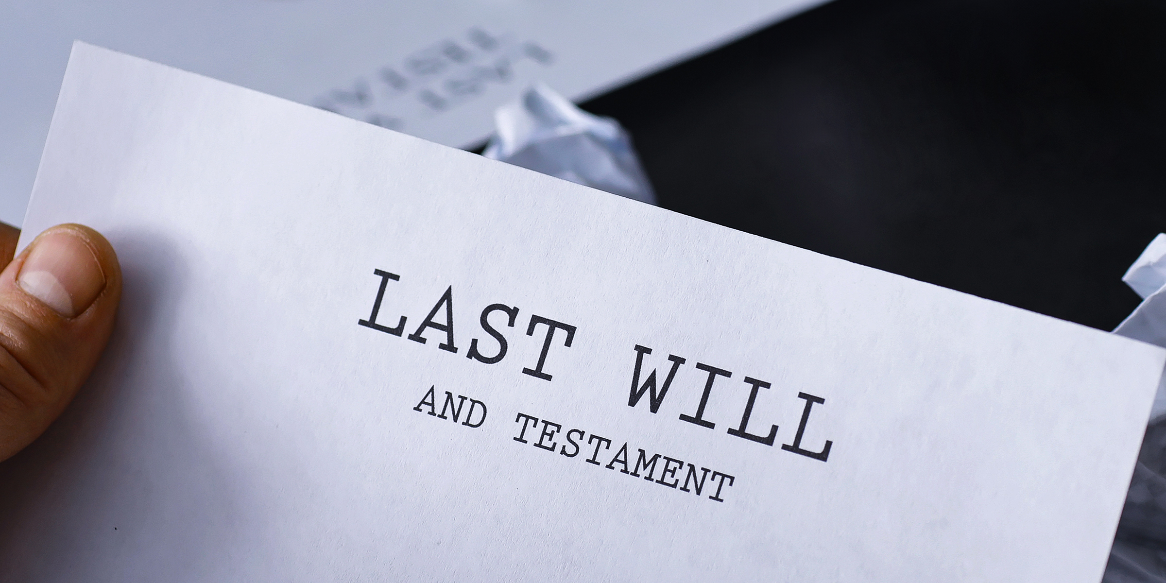 Una página impresa con el título "Última voluntad y testamento" | Fuente: Shutterstock