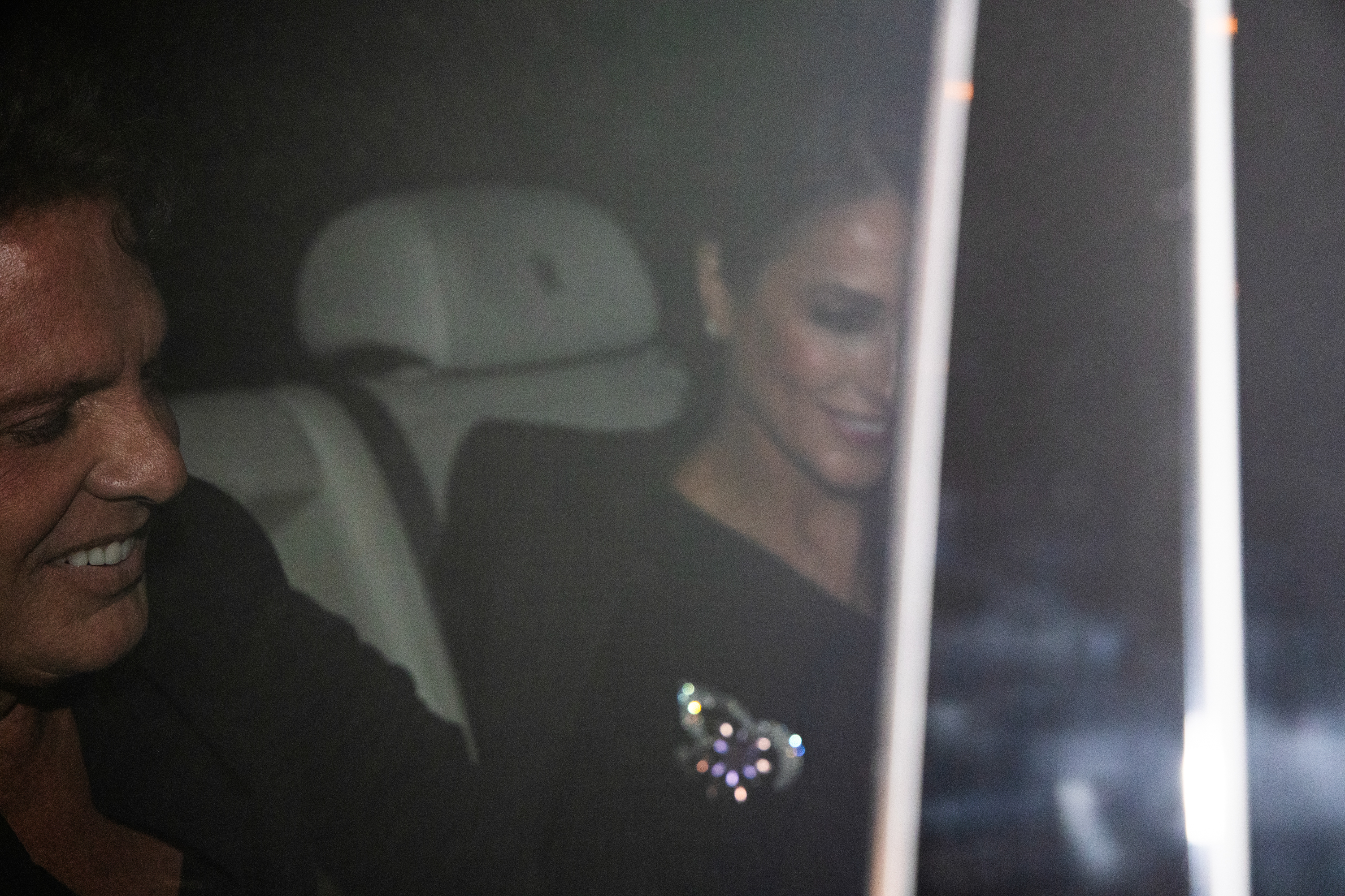 Luis Miguel y Paloma Cuevas salen de un restaurante el 13 de septiembre de 2025 en Madrid, España. | Fuente: Getty Images