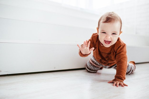 Los niños deben explorar sus alrededores descalzos. | Foto: Shutterstock
