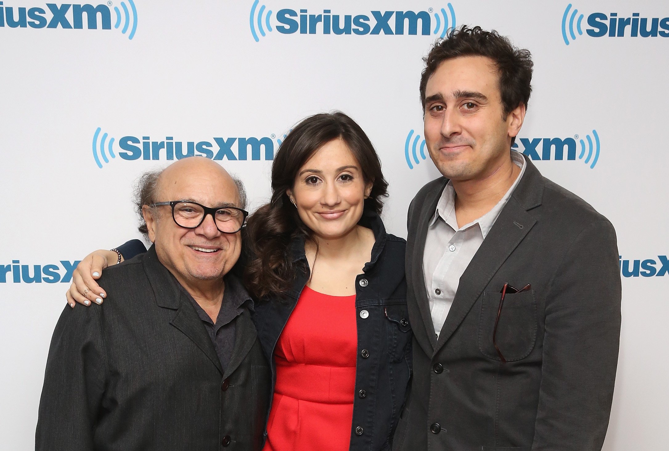 Danny, Lucy y Jake DeVito fotografiados el 18 de abril de 2016 | Foto: GettyImages