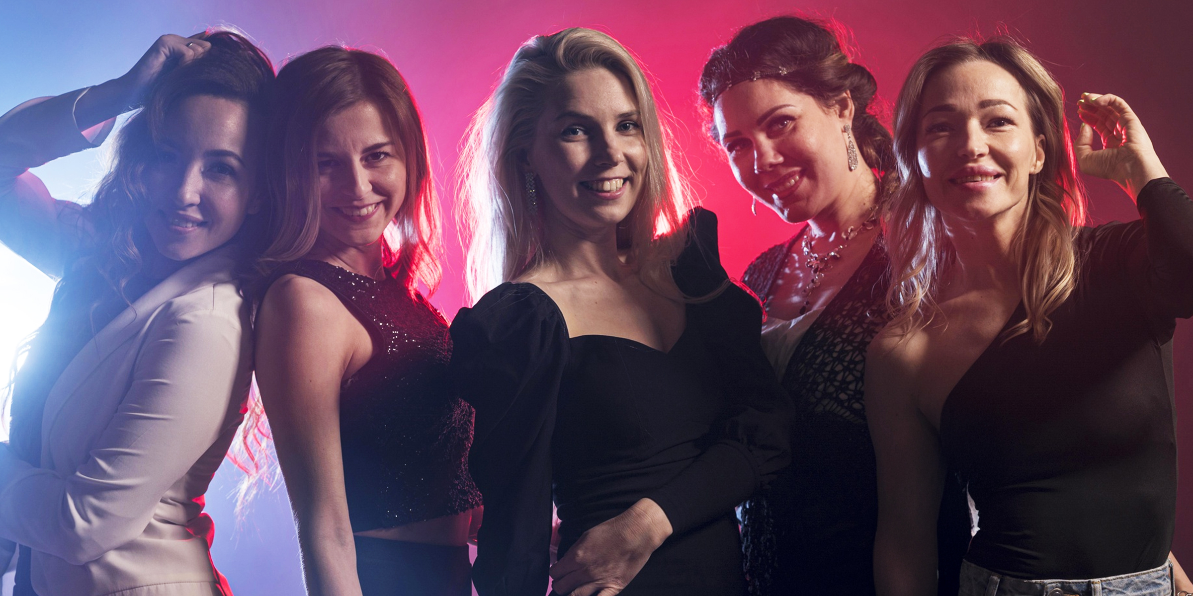 Un grupo de mujeres jóvenes en una fiesta | Fuente: Freepik.com/freepik