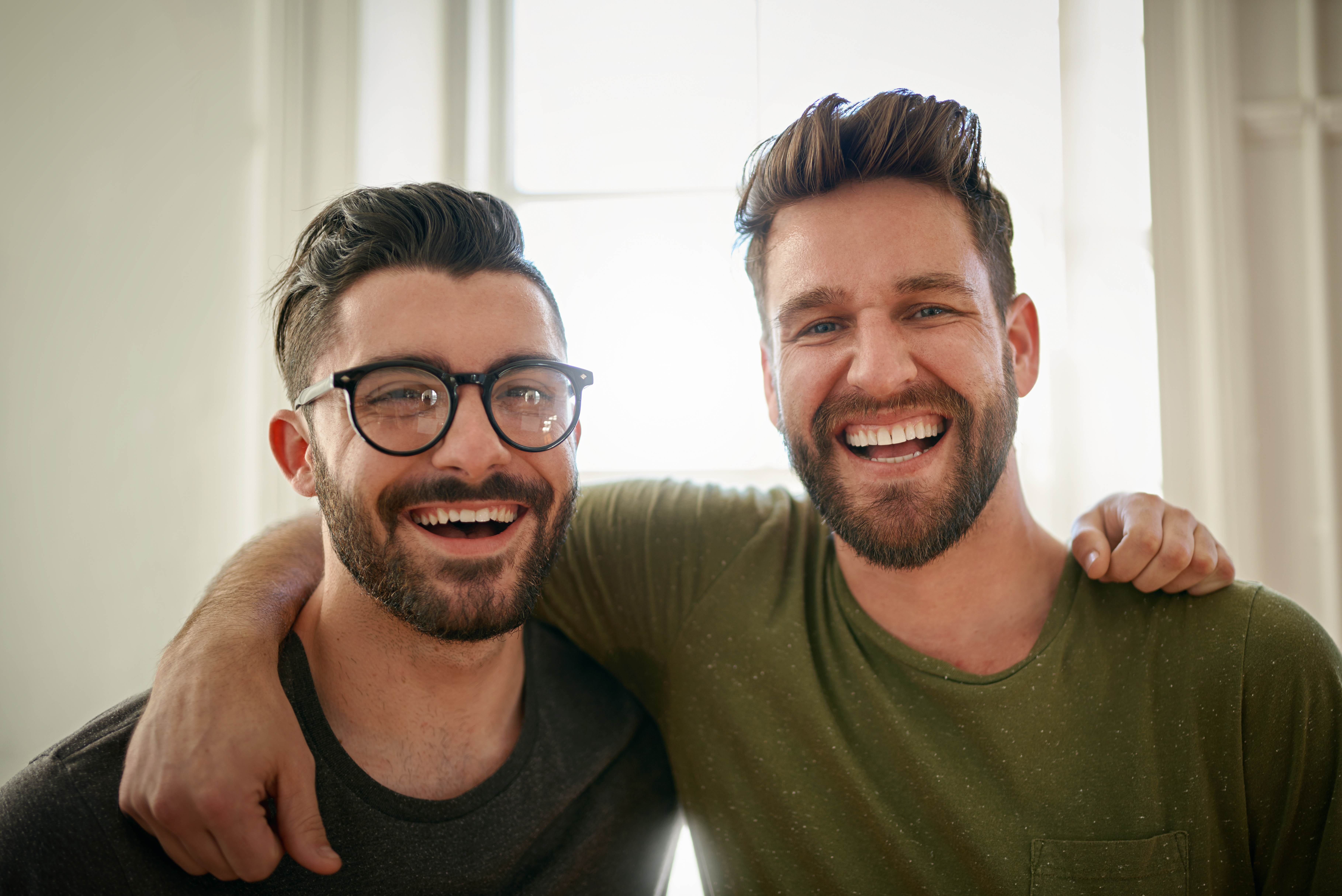 Dos hombres sonríen | Foto: Getty Images
