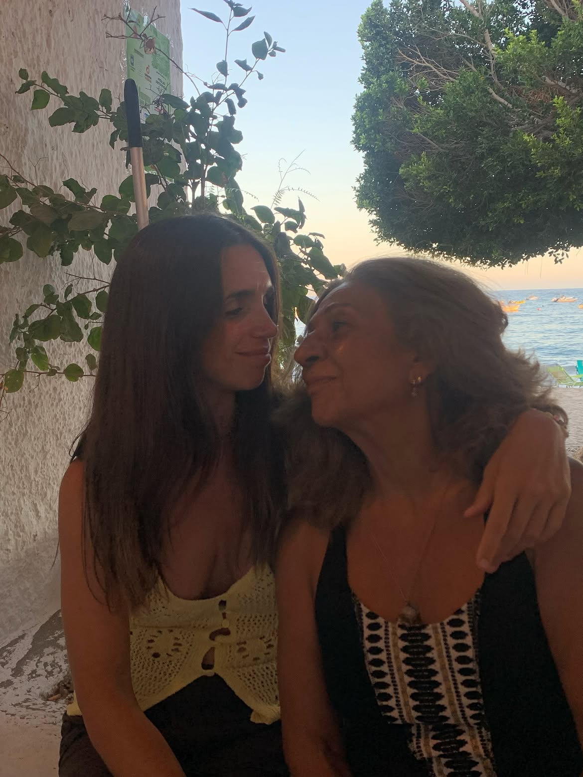 Lolita Flores y su hija, Elena | Fuente: Instagram/lolitafoficial