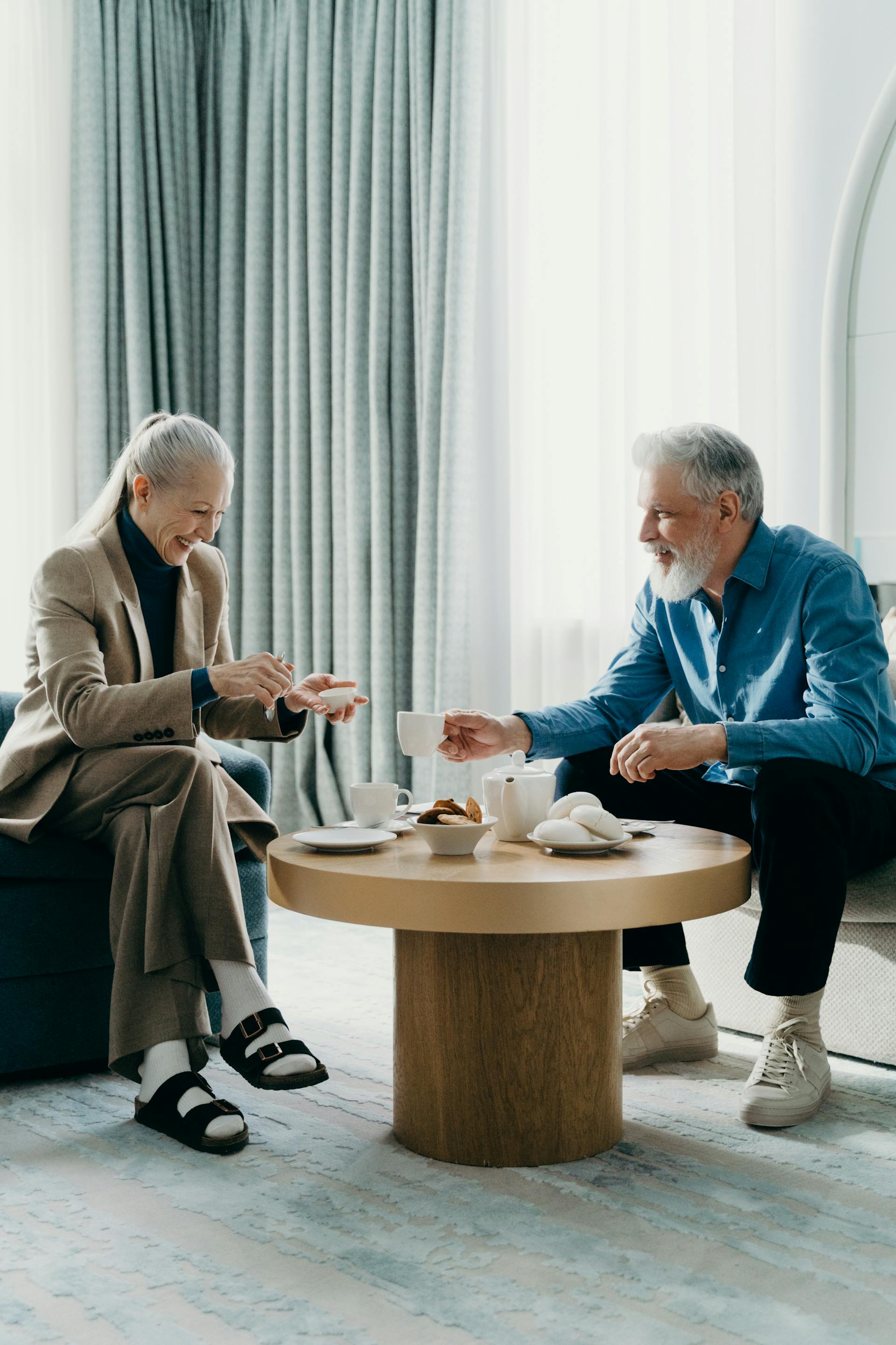 Una pareja de ancianos pasando tiempo juntos | Fuente: Pexels