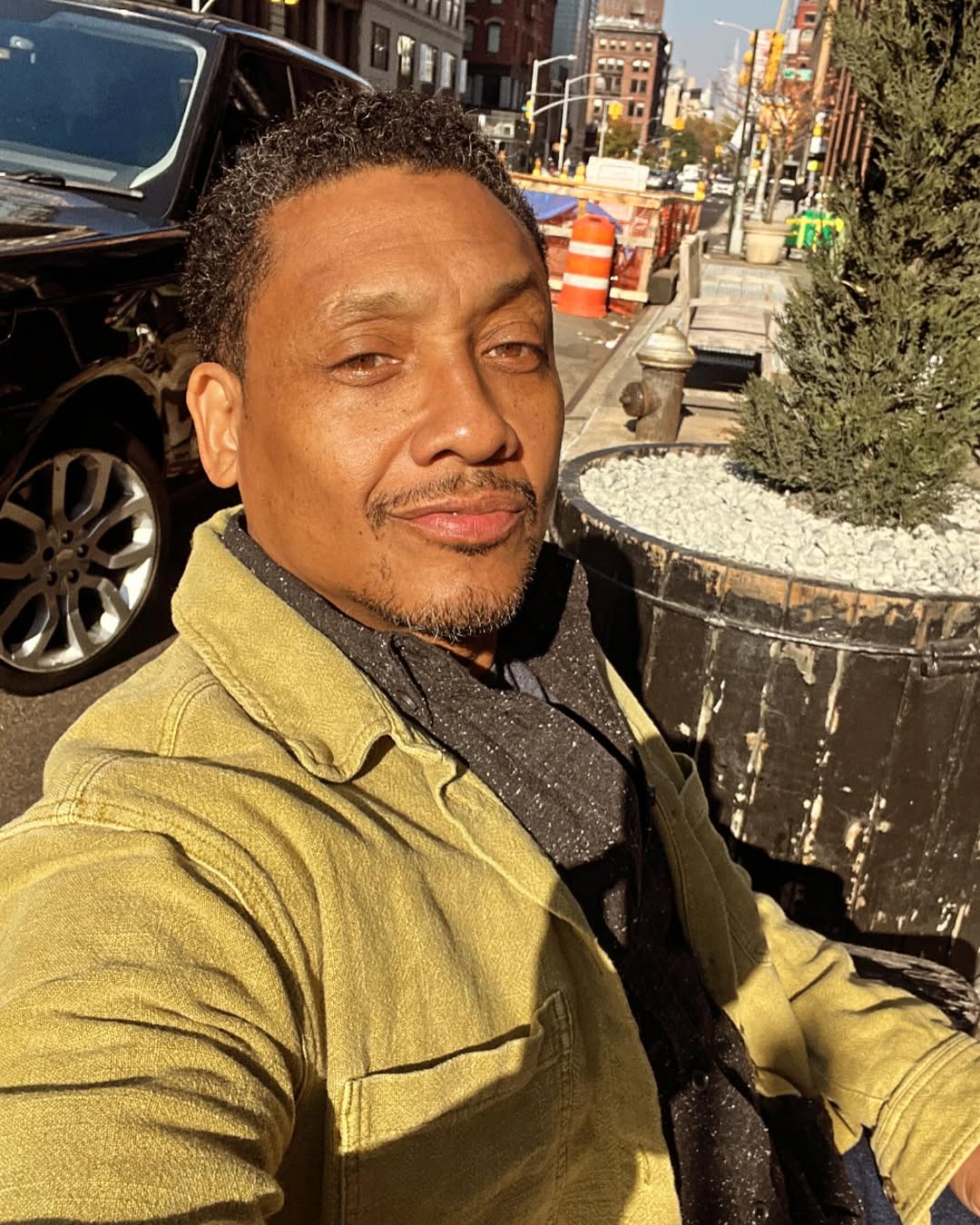 El actor visto en un post fechado el 9 de noviembre de 2024 | Fuente: Instagram/khalilkain