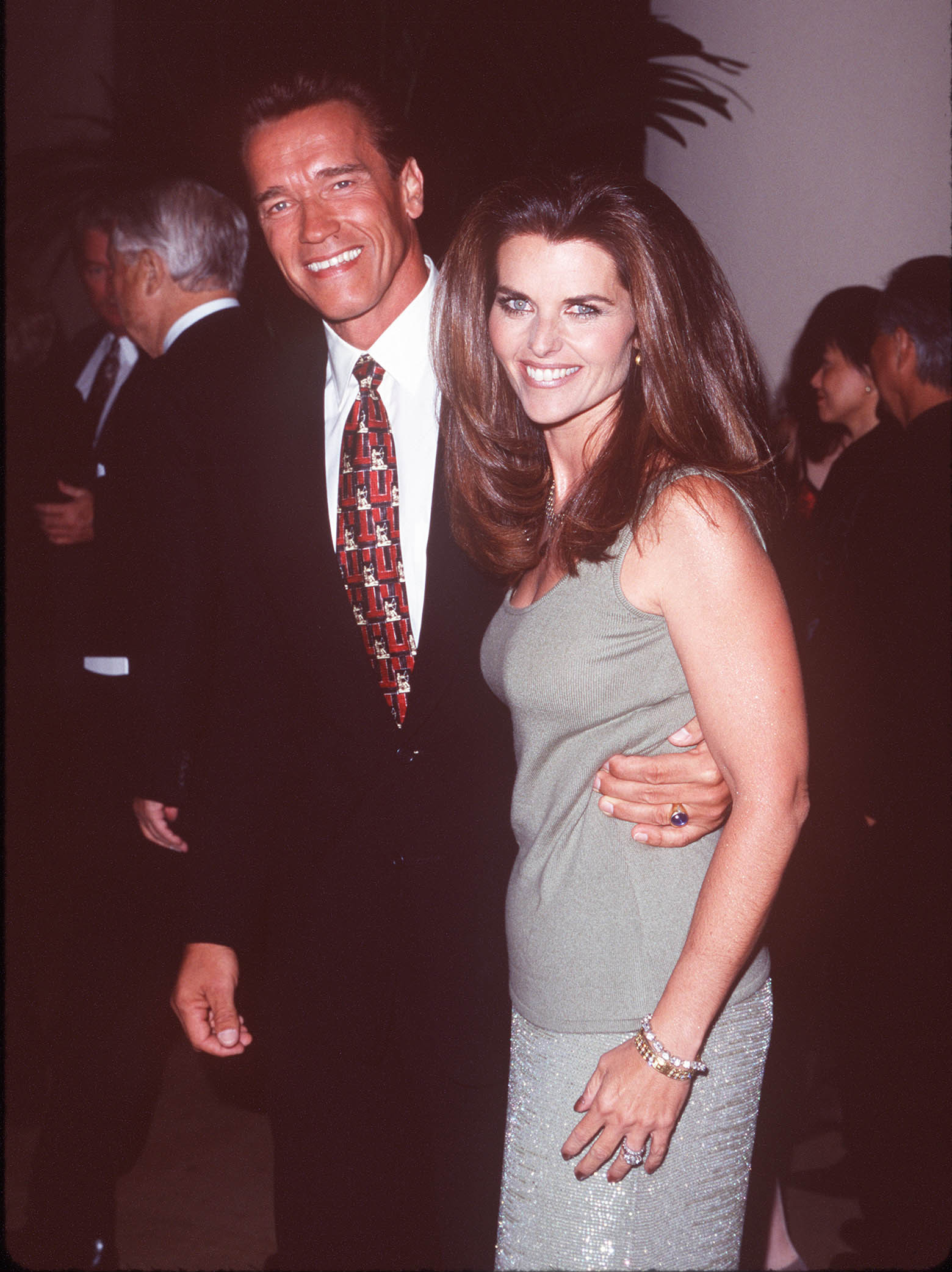 Arnold Schwarzenegger y Maria Shriver, el 18 de octubre de 1998. | Foto: Getty Images