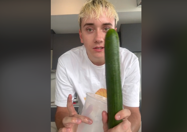 Logan Moffitt en su casa | Fuente: TikTok via tiktok.com/@logagm