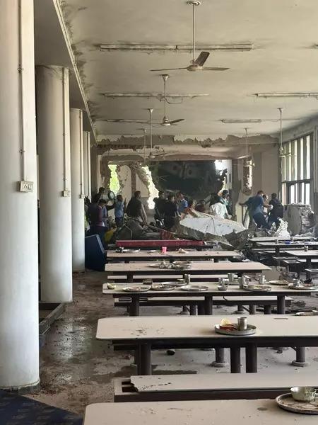 Imágenes del interior del hostal tras la tragedia. | Foto: Facebook.com/TimesofIndia