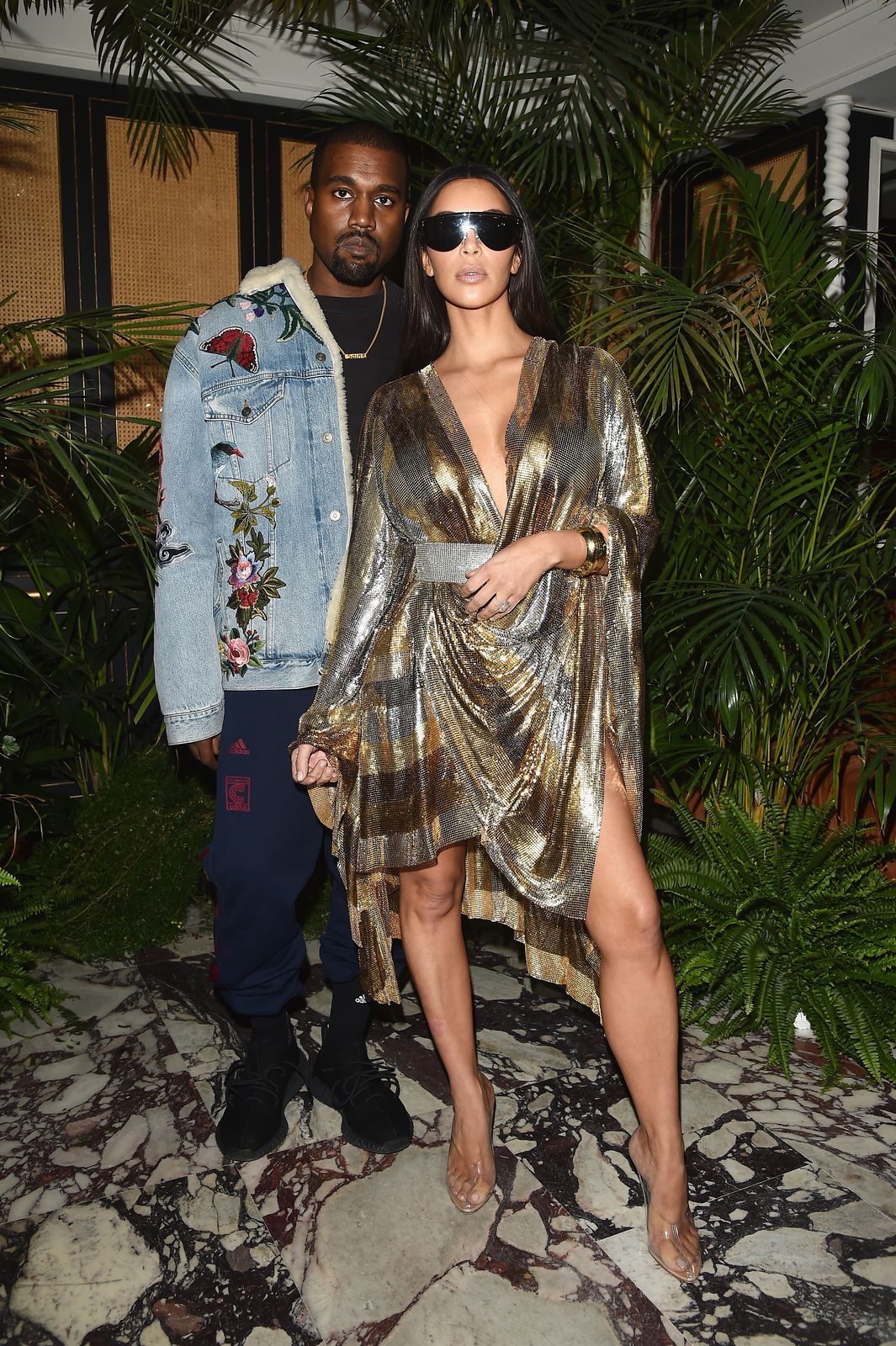 Kanye West y Kim Kardashian en la Semana de la Moda de París el 29 de septiembre de 2016 Francia. | Foto: Getty Images