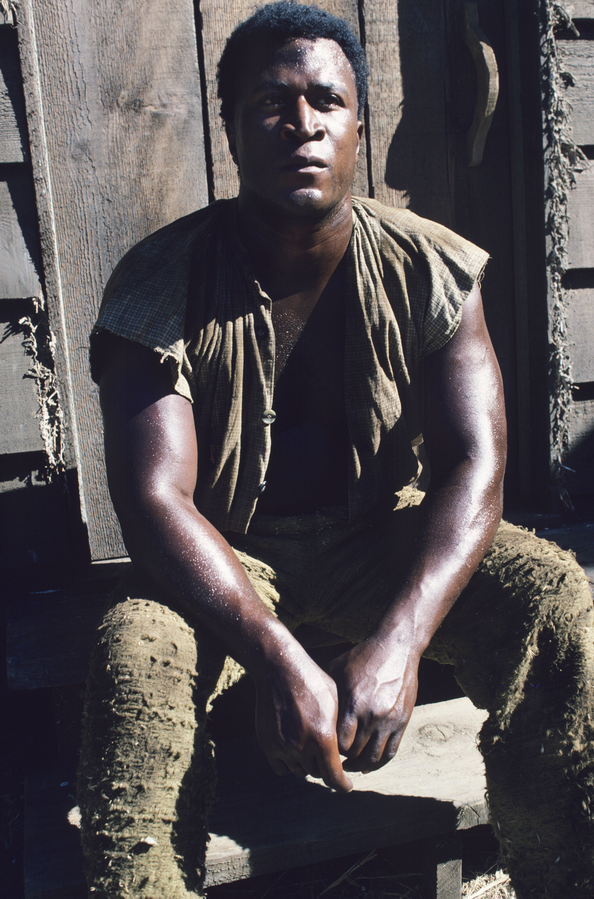 John Amos como Kunta Kinte en "Roots" en 1977 | Fuente: Getty Images