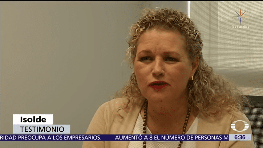 Isolde ofrece entrevista. │Imagen tomada de: YouTube/NoticieroTelevisa