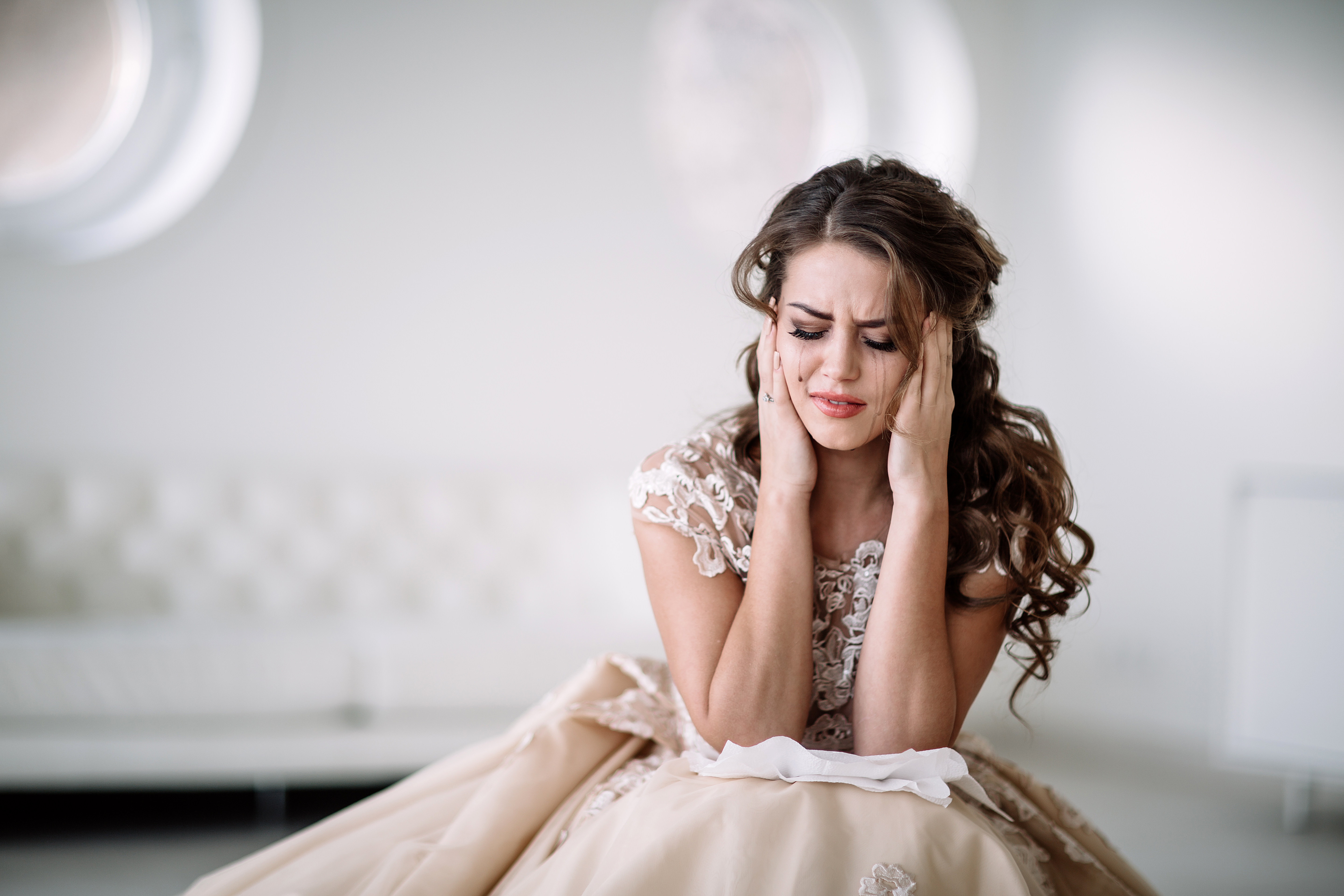 Una novia llorando | Fuente: Shutterstock
