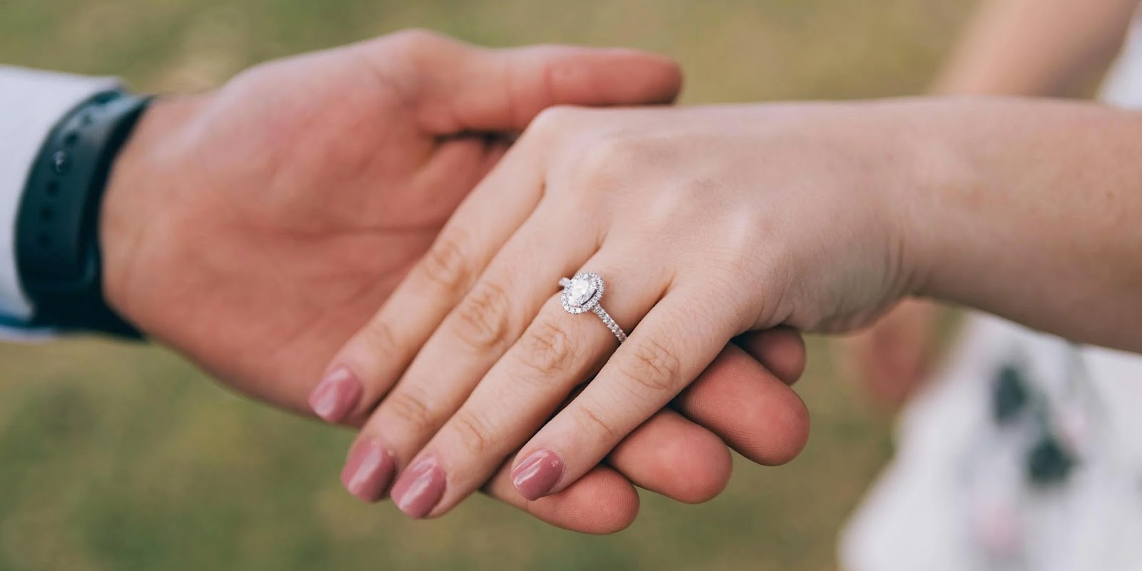 Anillo de compromiso. | Fuente: Pexels
