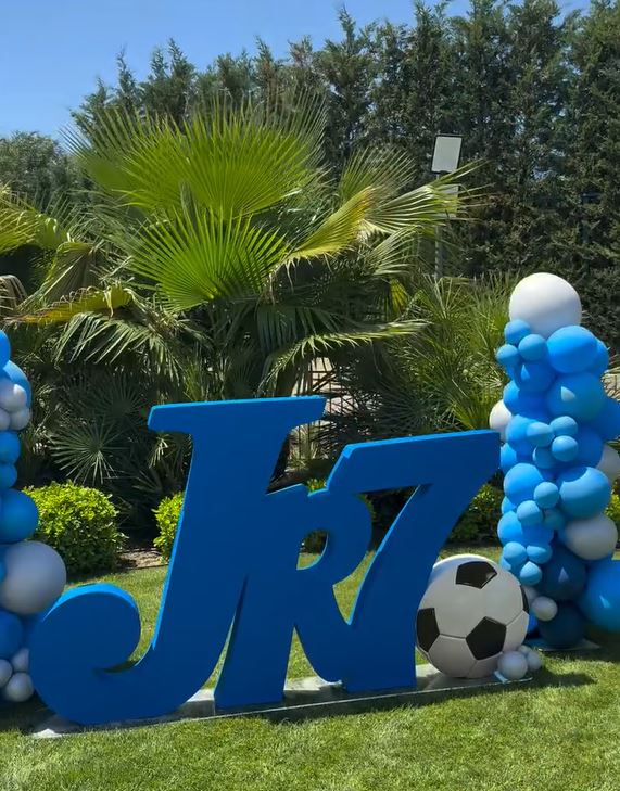 Imagen de parte de la decoración por el cumpleaños de Cristiano Ronaldo Jr. | Fuente: Instagram/giorginagio