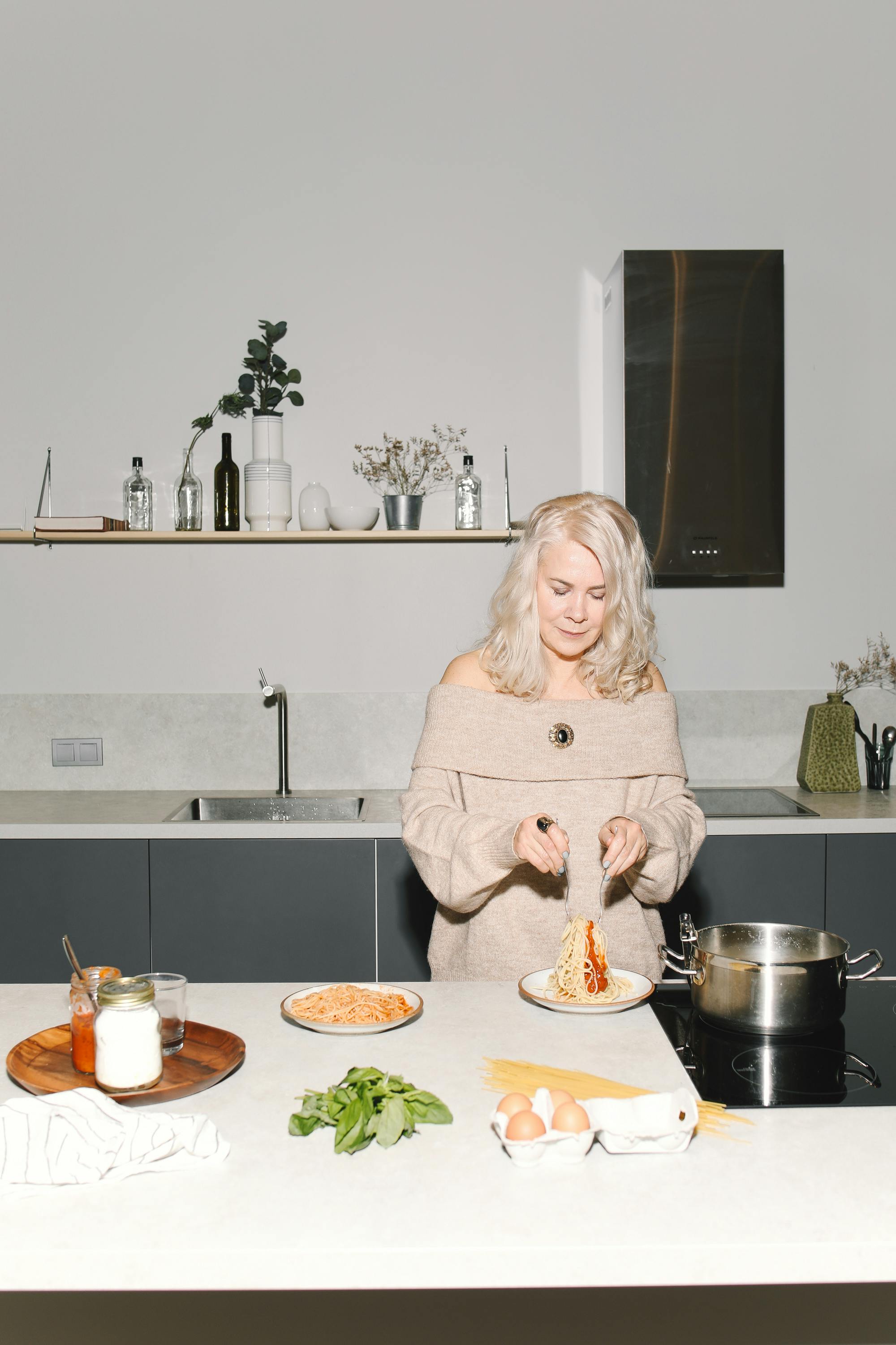 Mujer en la cocina | Foto: Pexels