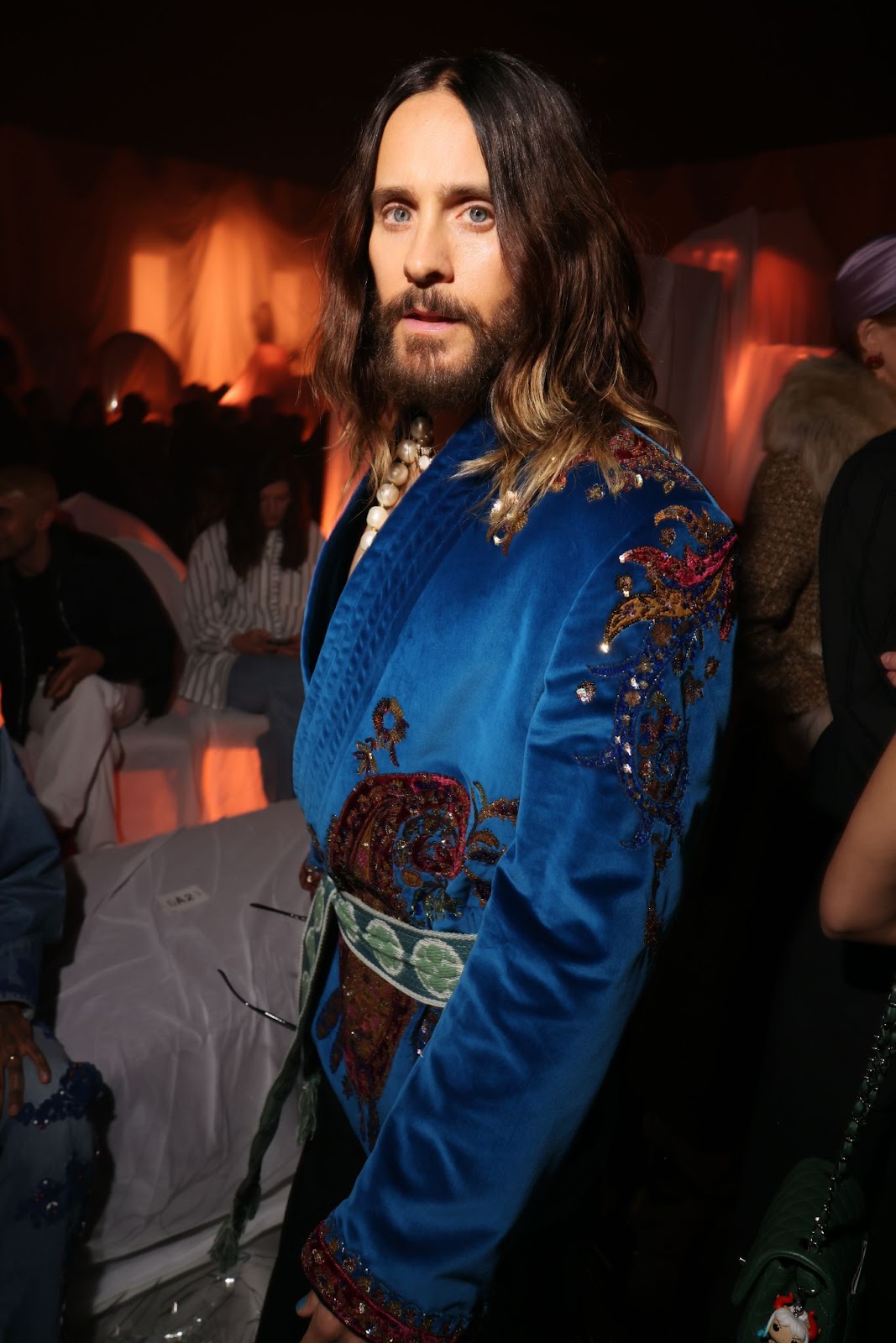 Jared Leto en el desfile de Valentino Pavillon des Folies durante la Semana de la Moda de París el 29 de septiembre de 2024, en París, Francia | Fuente: Getty Images