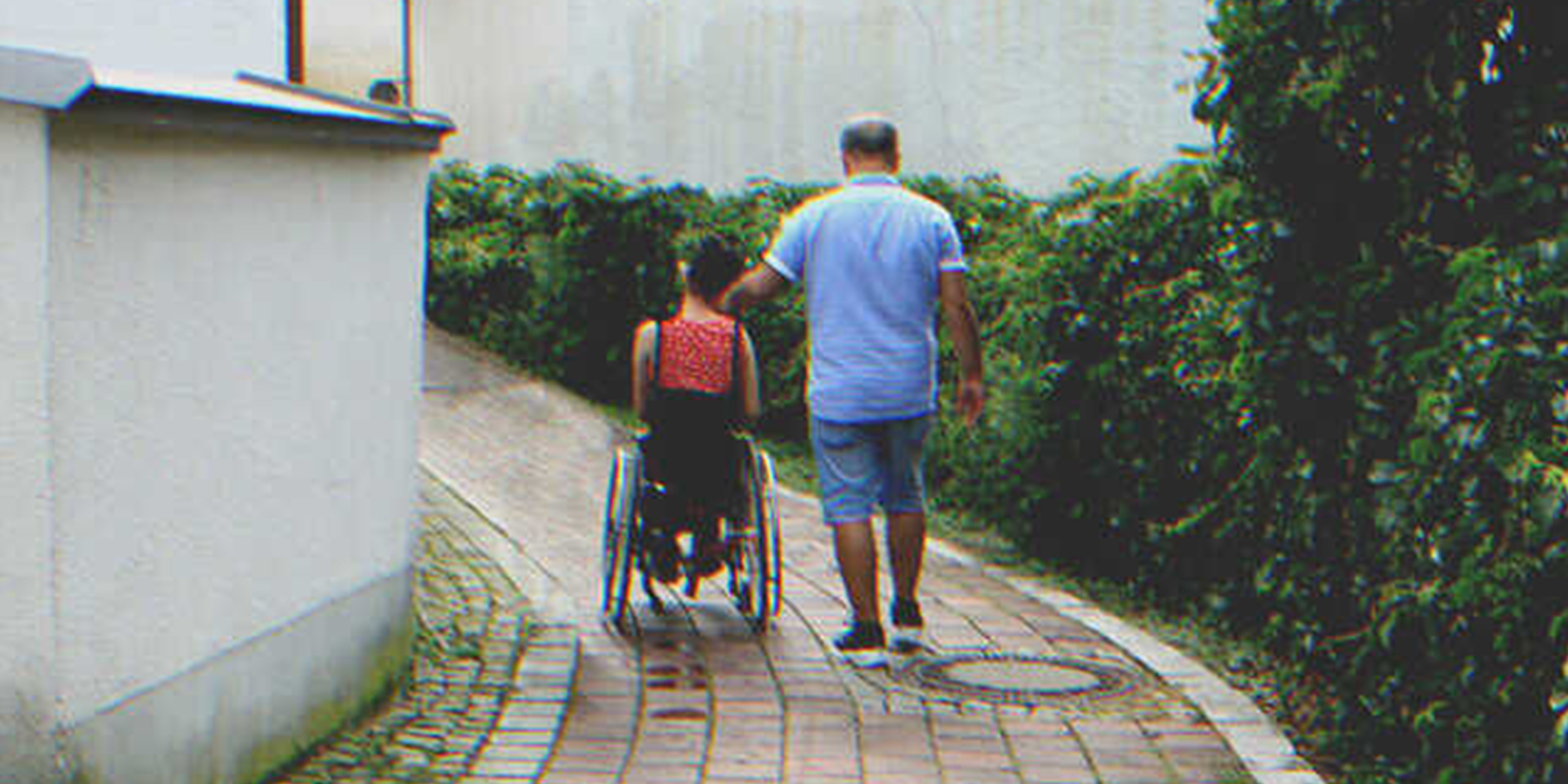 Mamá no reconoce a hija discapacitada tras dejarla con su padrastro - Historia del día