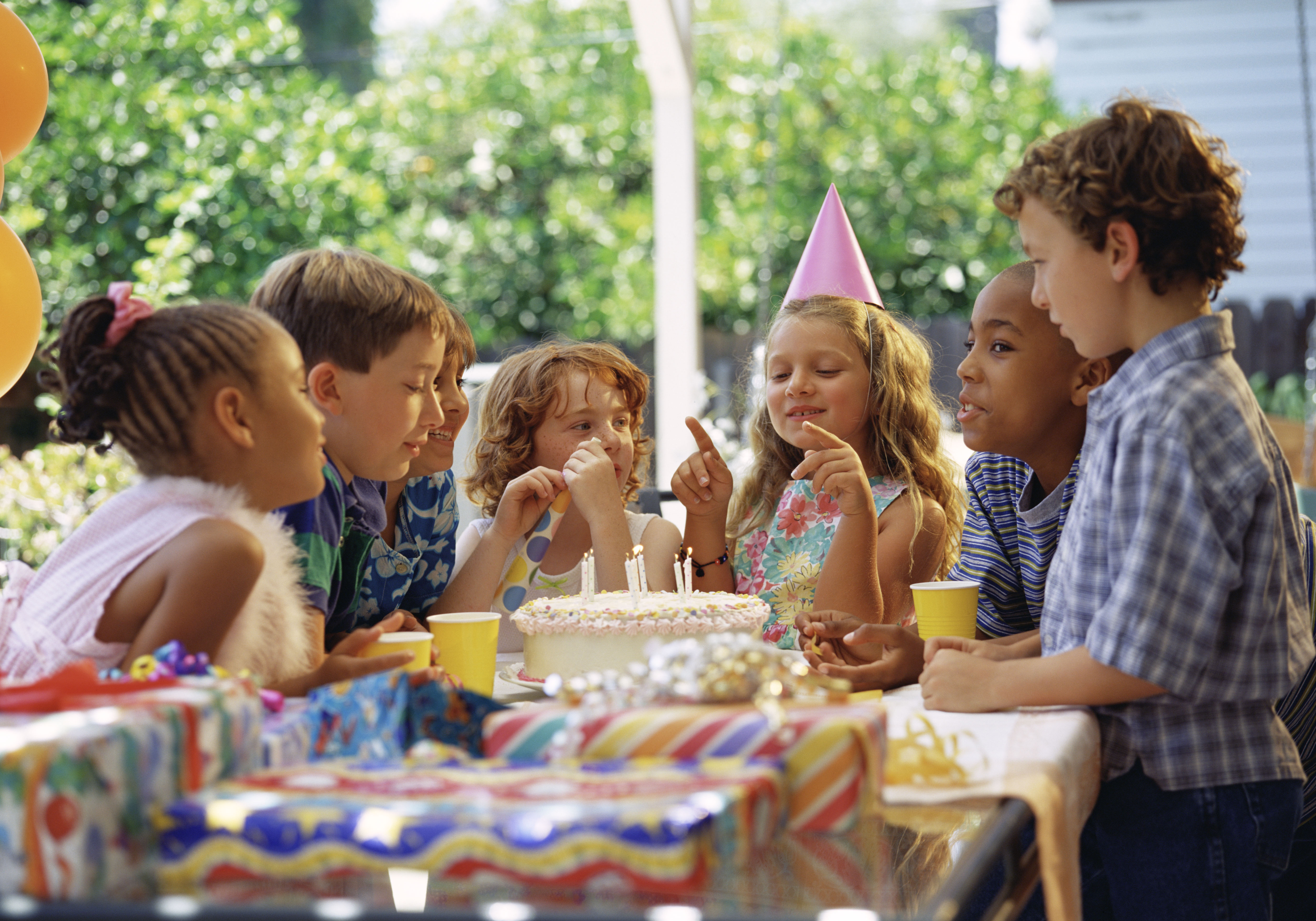 Niños en una fiesta de cumpleaños | Foto: Getty Images