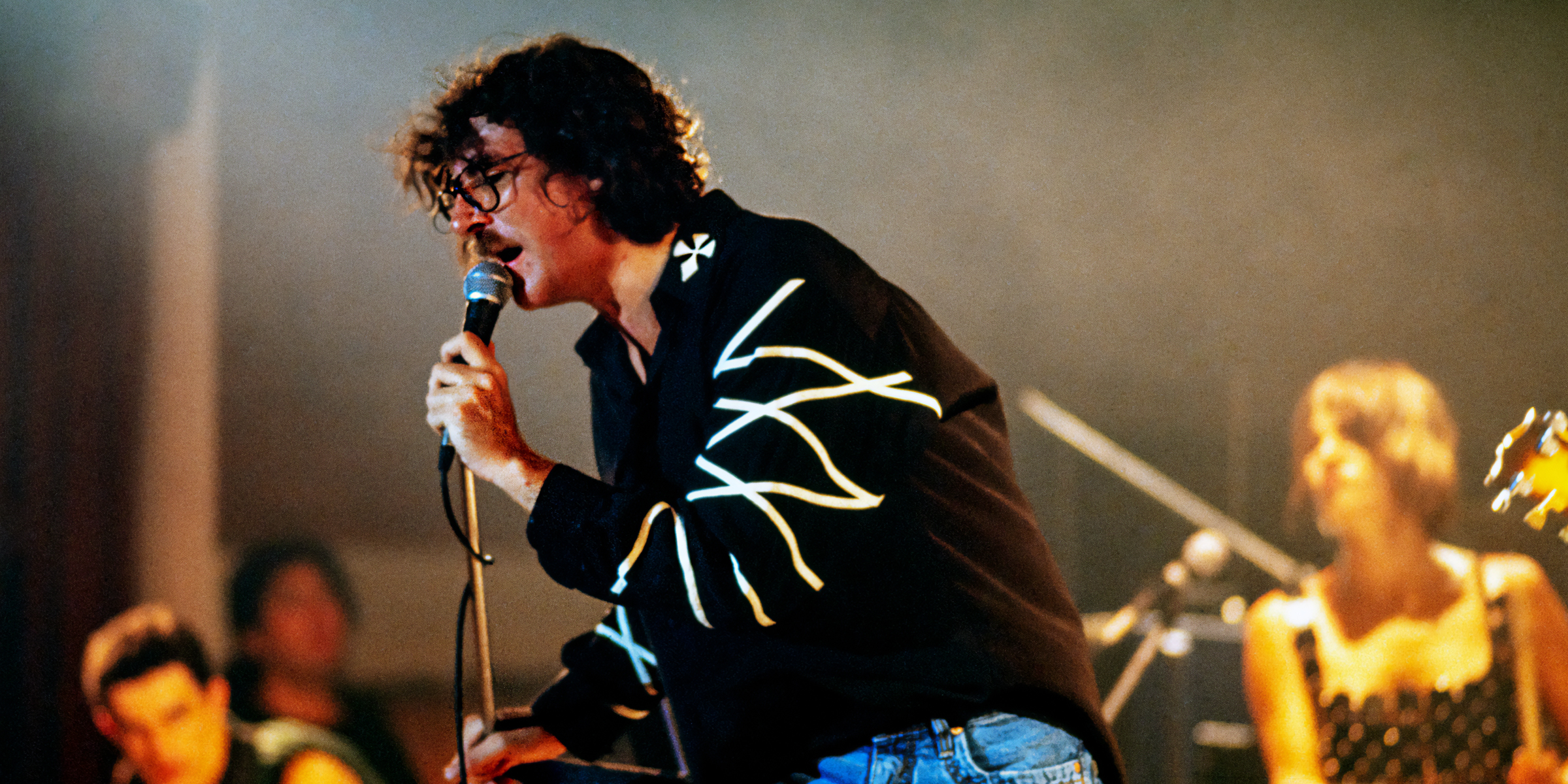 Charly García en un concierto en Punta del Este, Uruguay, en el año 1992. | Fuente: Getty Images