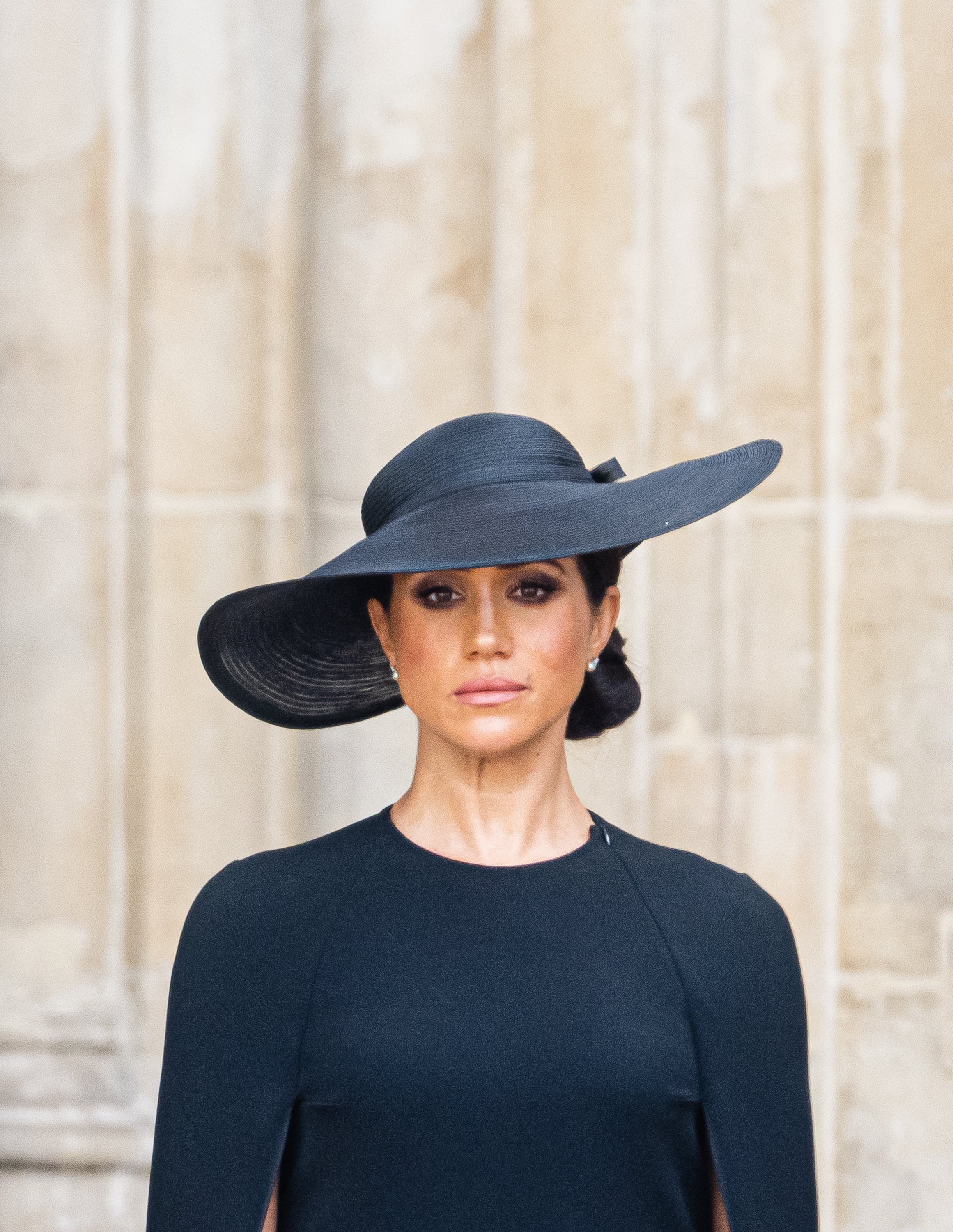 Meghan, duquesa de Sussex, durante el funeral de estado de la reina Elizabeth II en la Abadía de Westminster, el 19 de septiembre de 2022 en Londres, Inglaterra. | Foto: Getty Images