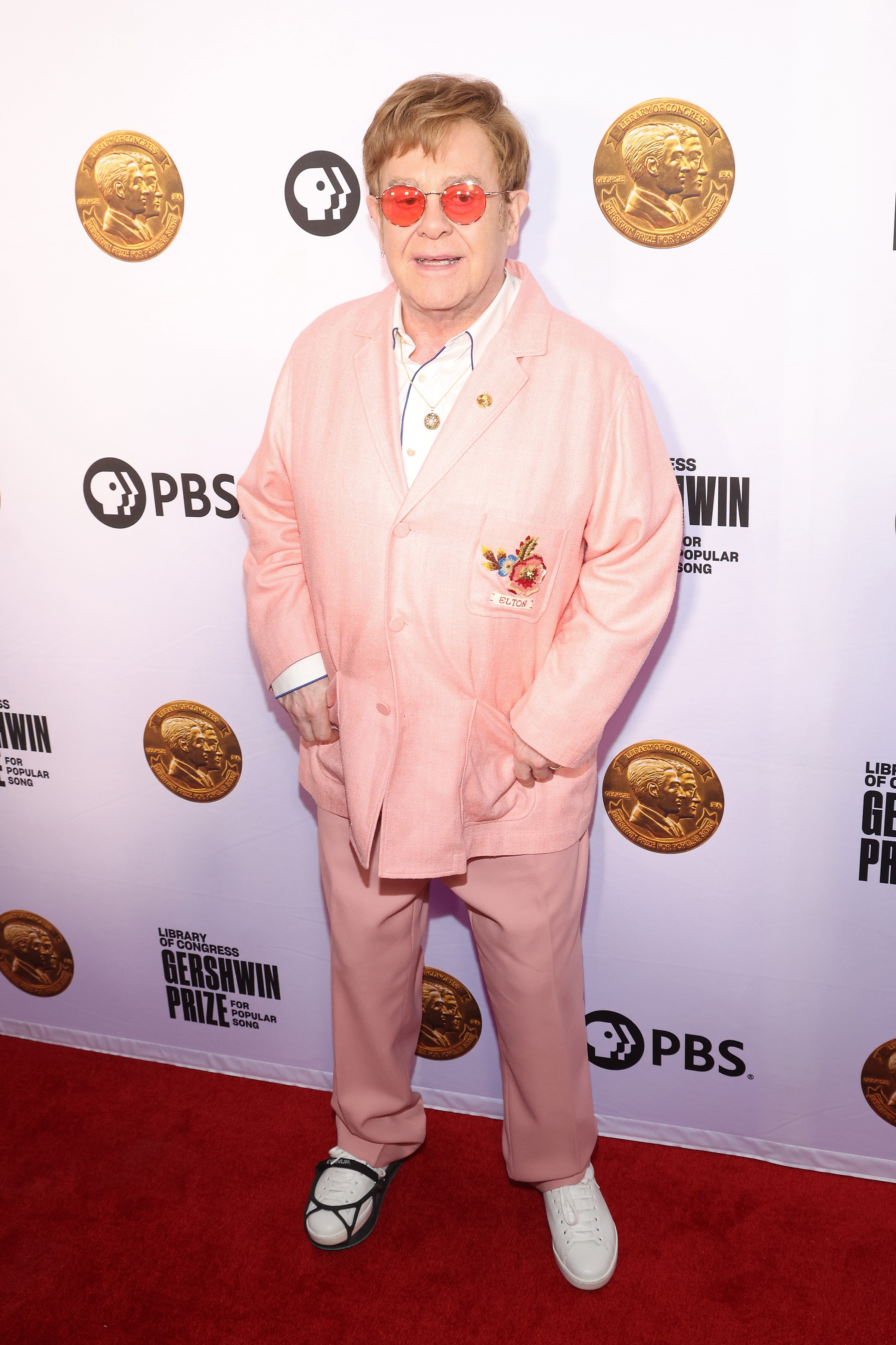 Elton John asiste al Premio Gershwin 2024 el 20 de marzo de 2024 en Washington, DC | Foto: Getty Images
