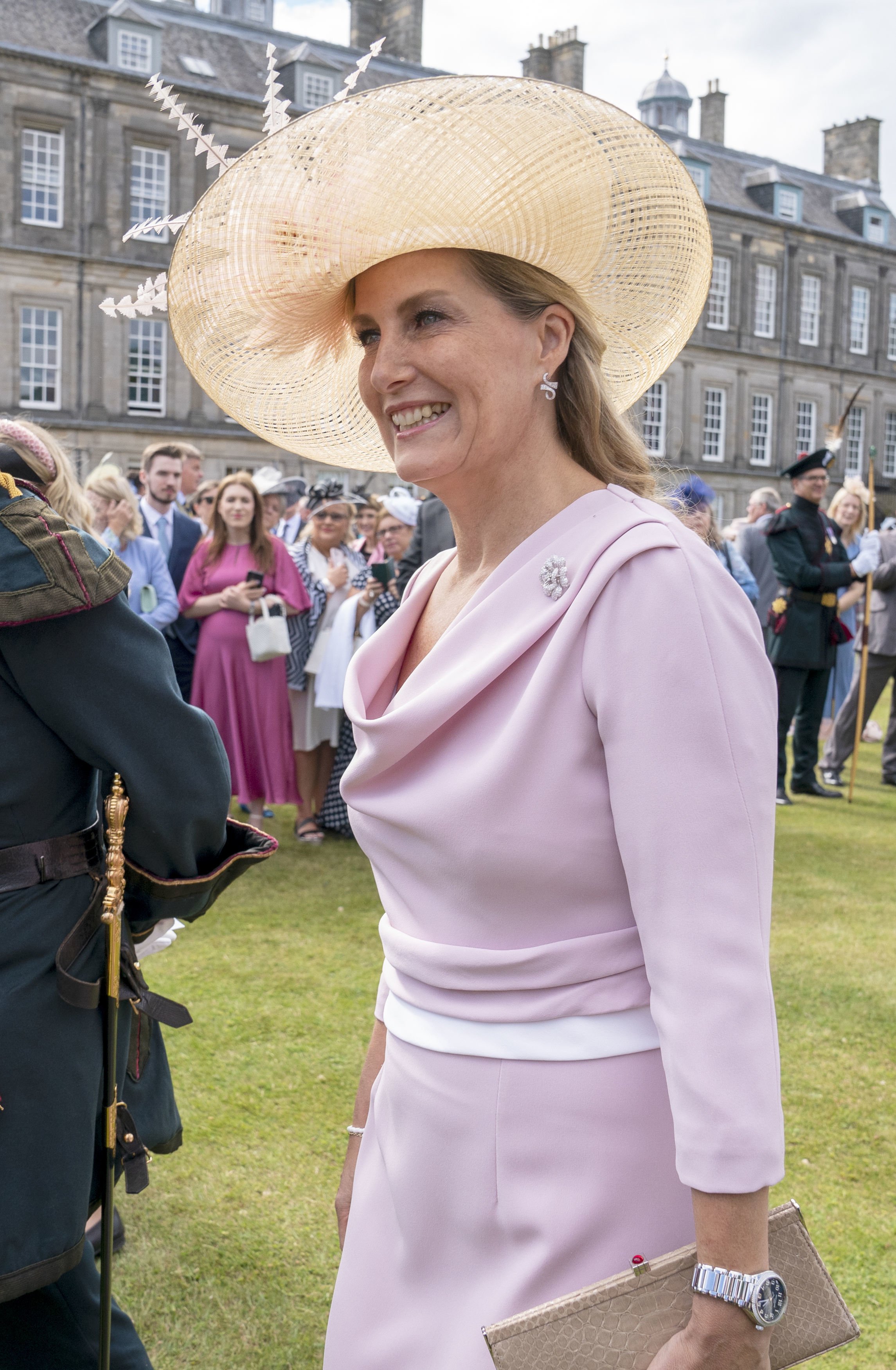 Sophie, Condesa de Wessex, durante una fiesta en el jardín del Palacio de Holyroodhouse en Edimburgo, Escocia, el 29 de junio de 2022. | Foto: Getty Images