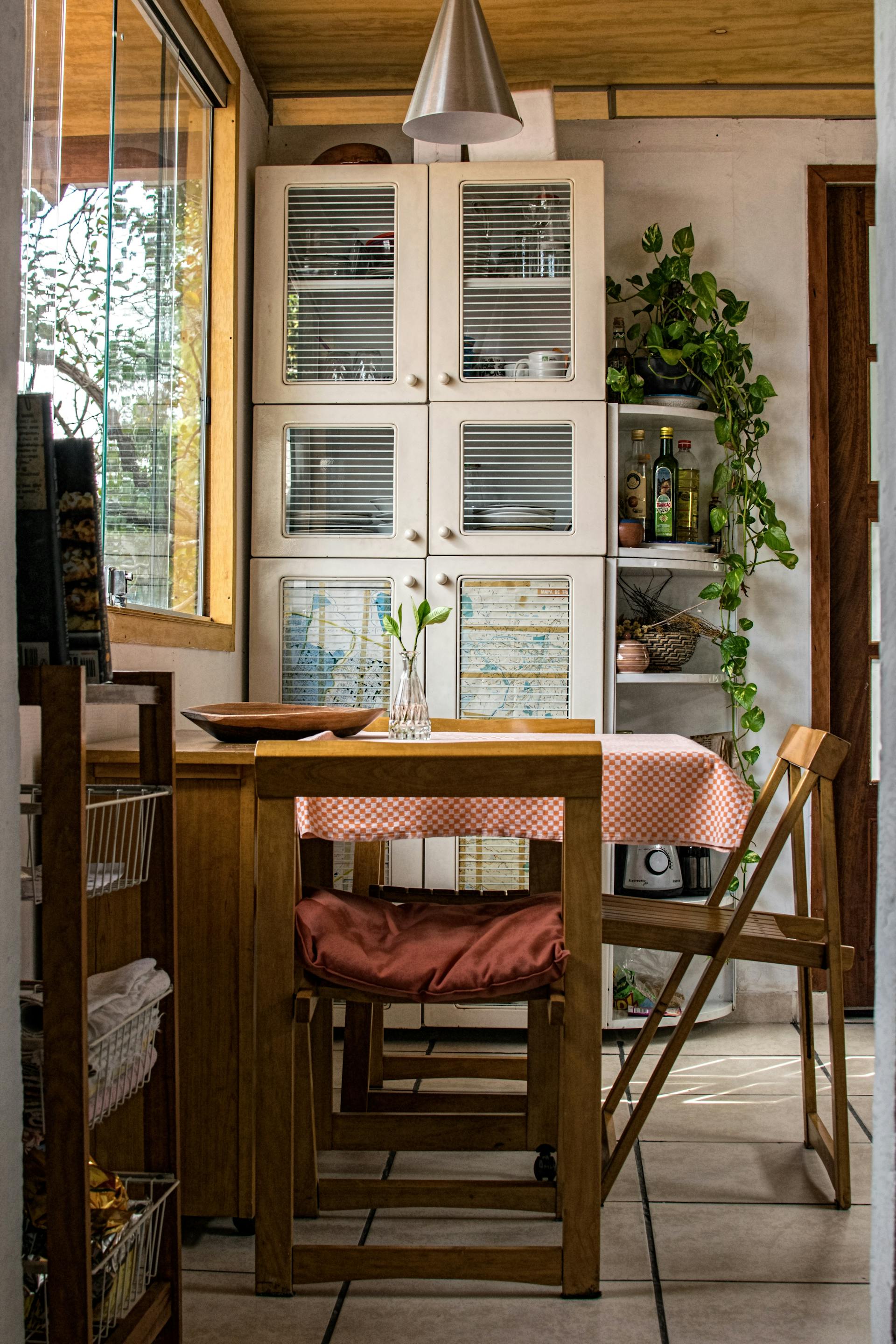 Una mesa de cocina | Fuente: Pexels