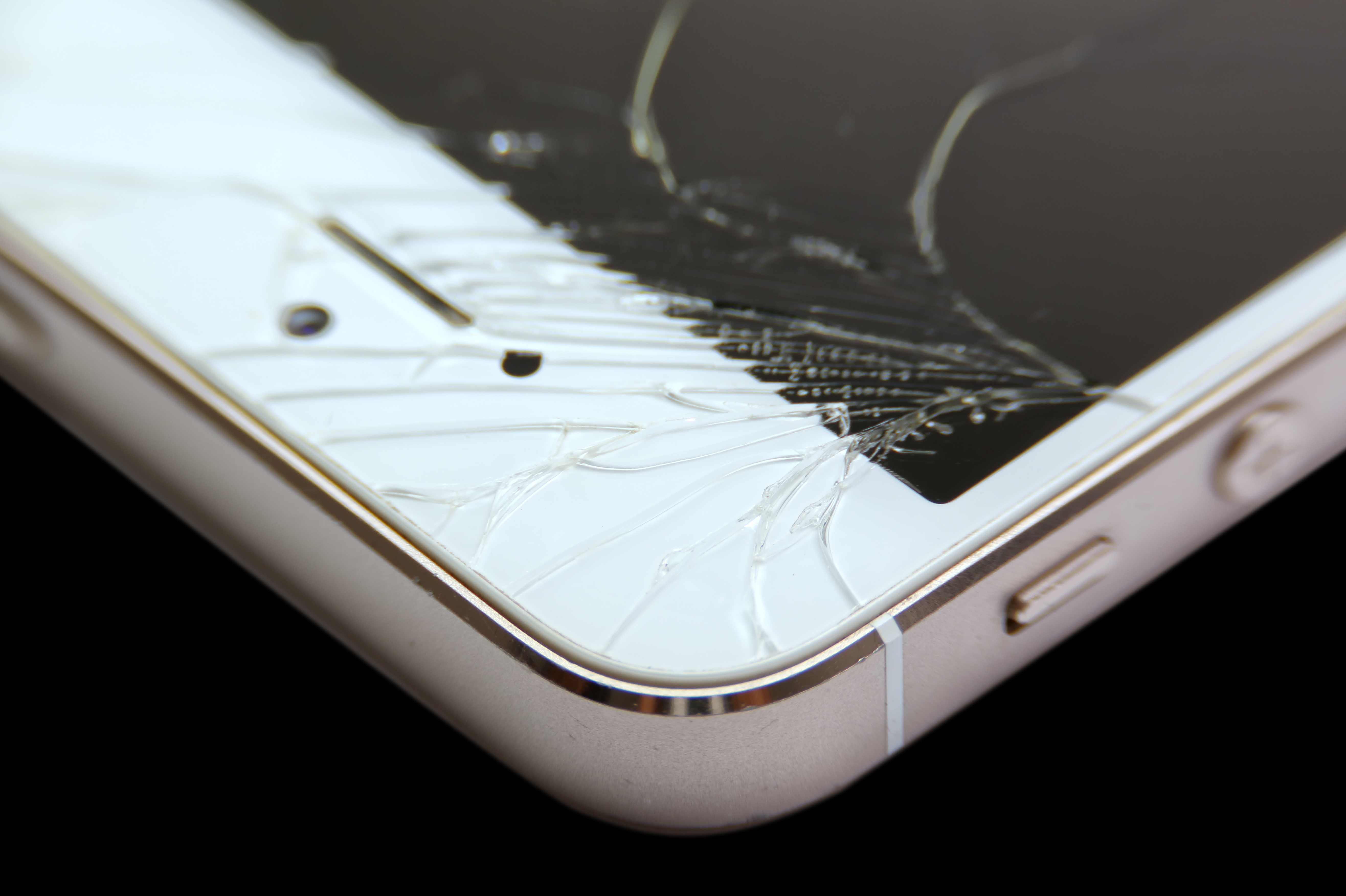 Un teléfono dañado | Fuente: Shutterstock