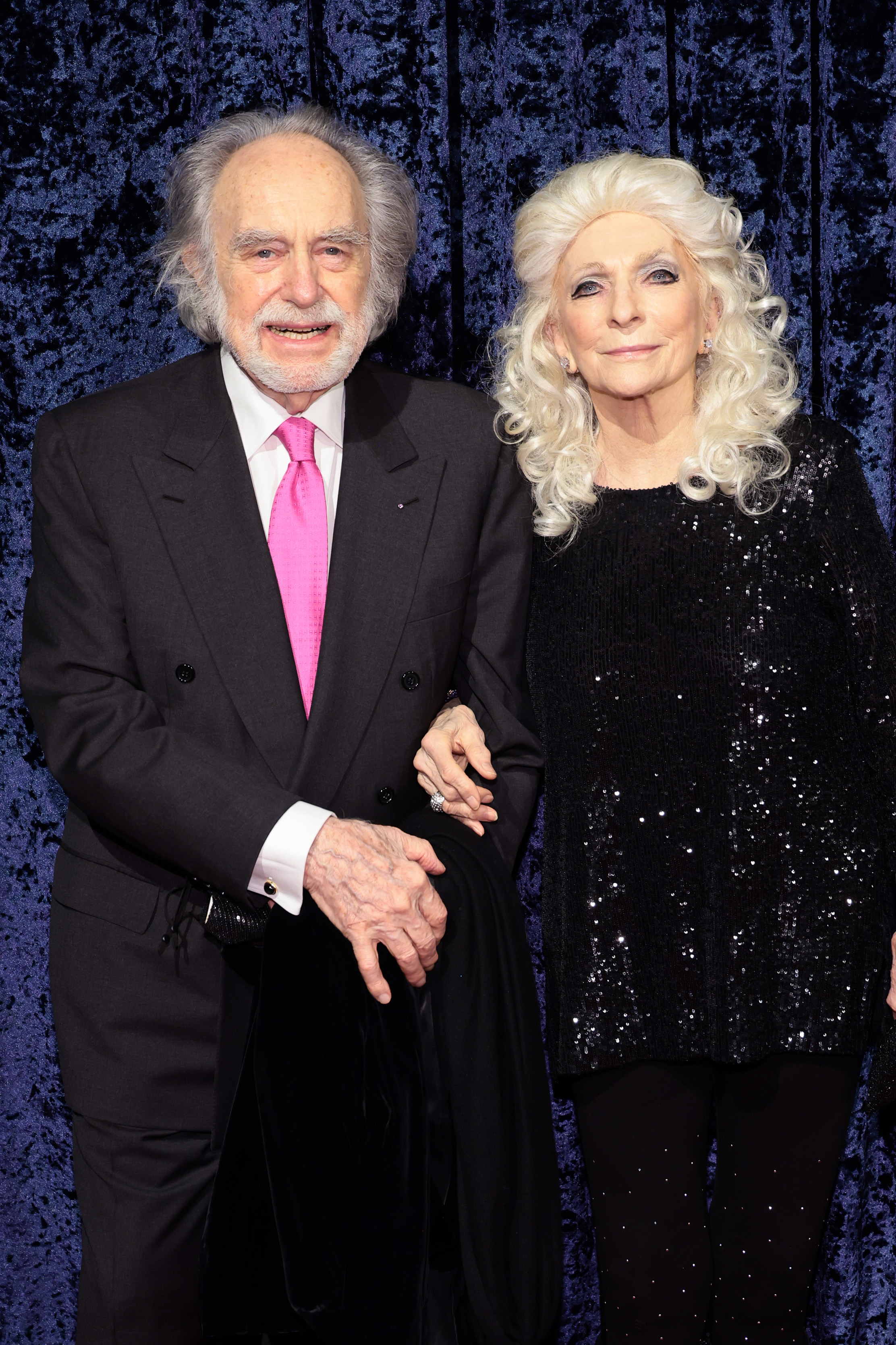 Louis Nelson y la legendario cantante en la celebración del 90 cumpleaños de Clive Davis en la Casa Cipriani el 6 de abril de 2022, en Nueva York | Fuente: Getty Images