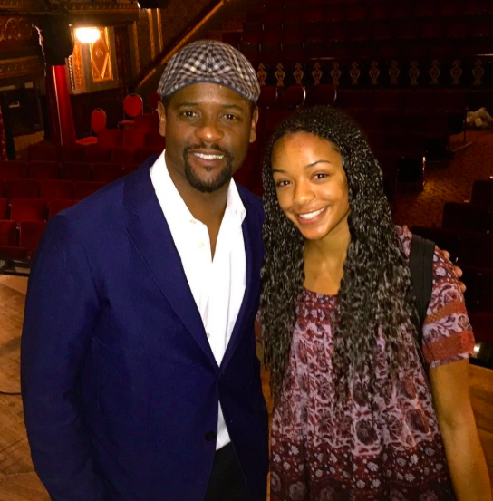 Blair y Brielle Underwood posando para una foto. | Fuente: Instagram/blairunderwood_official