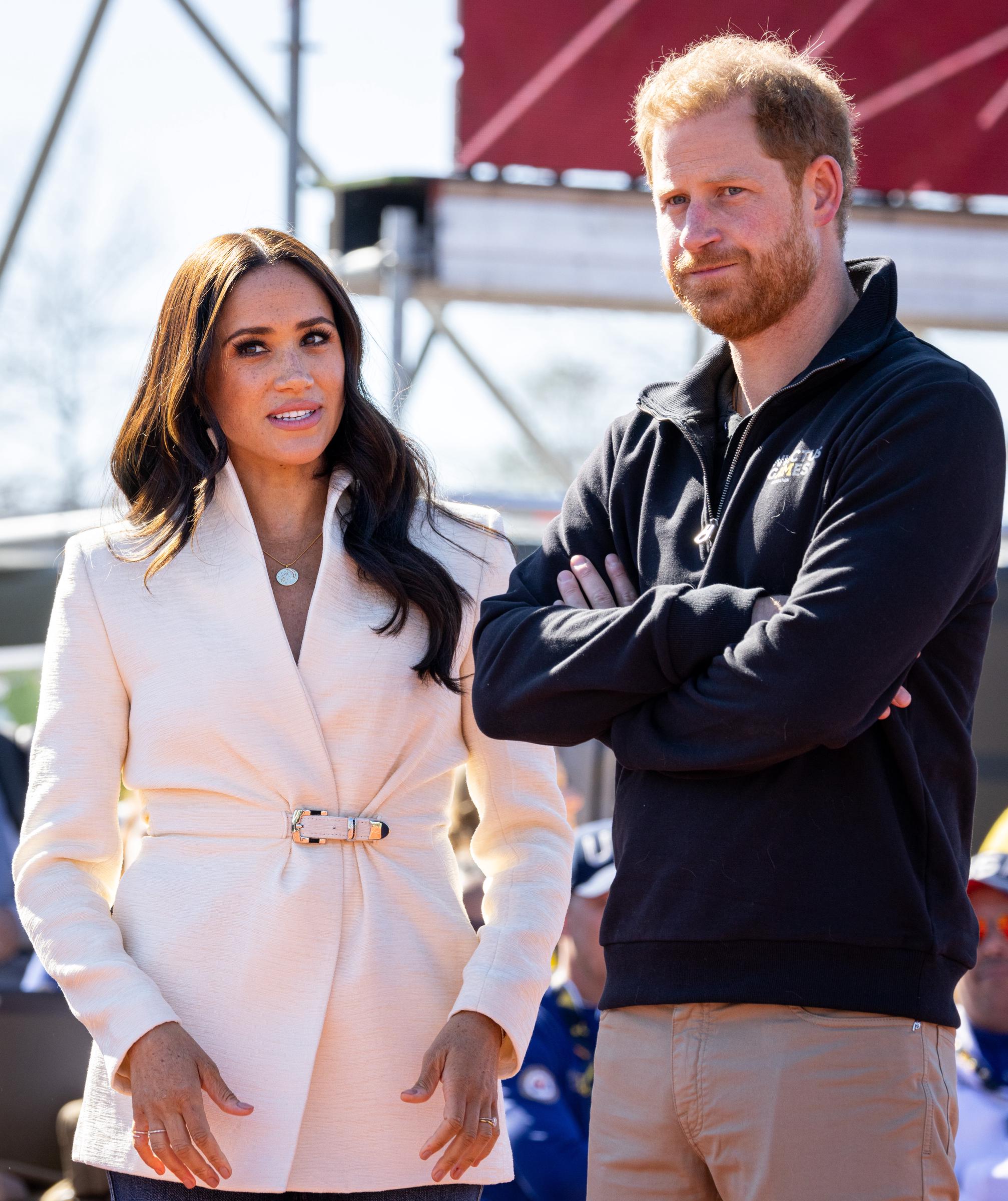 Meghan Markle y el príncipe Harry en el segundo día de los Juegos Invictus 2020 en La Haya, Países Bajos, el 17 de abril de 2022 | Fuente: Getty Images