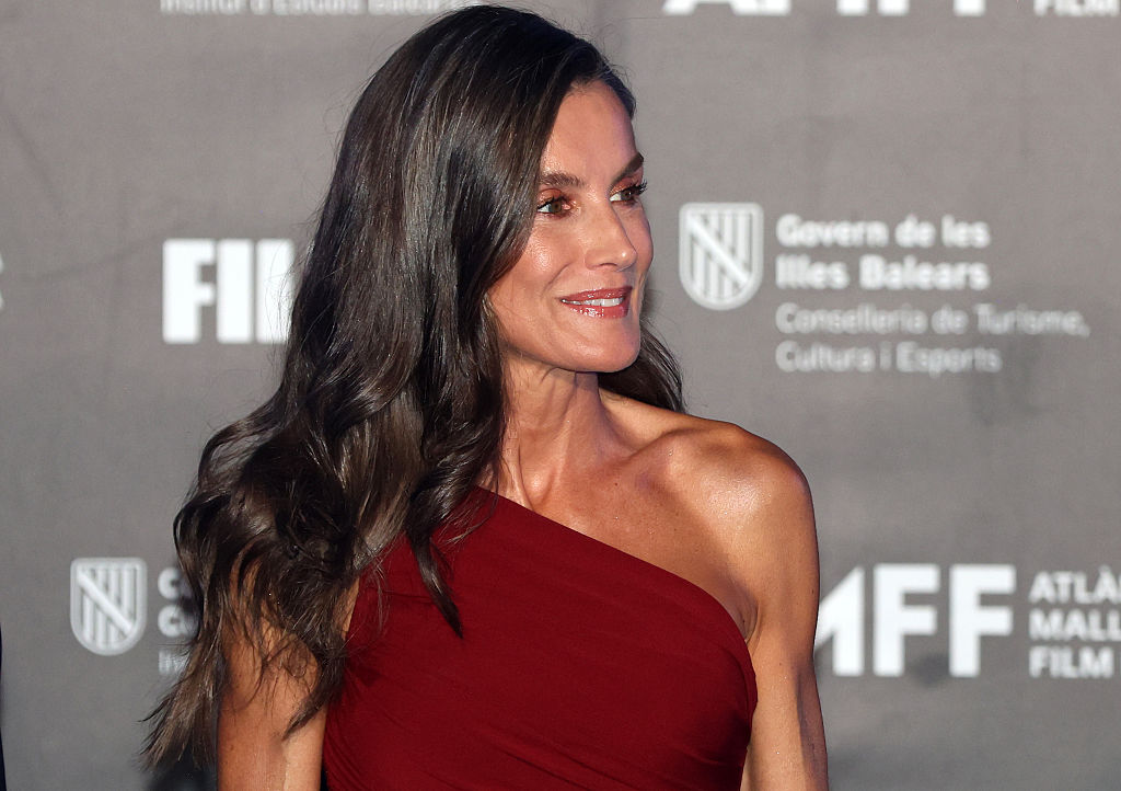 La reina Letizia en la ceremonia de clausura de la 16ª edición del "Atlantida Mallorca Film Fest 2025", el 2 de agosto de 2026, en Palma de Mallorca (Islas Baleares, España). | Fuente: Getty Images