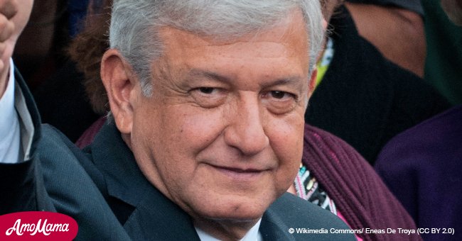 "El pueblo se cansó de tanta pinche tranza": AMLO saludó a grupo en WhatsApp