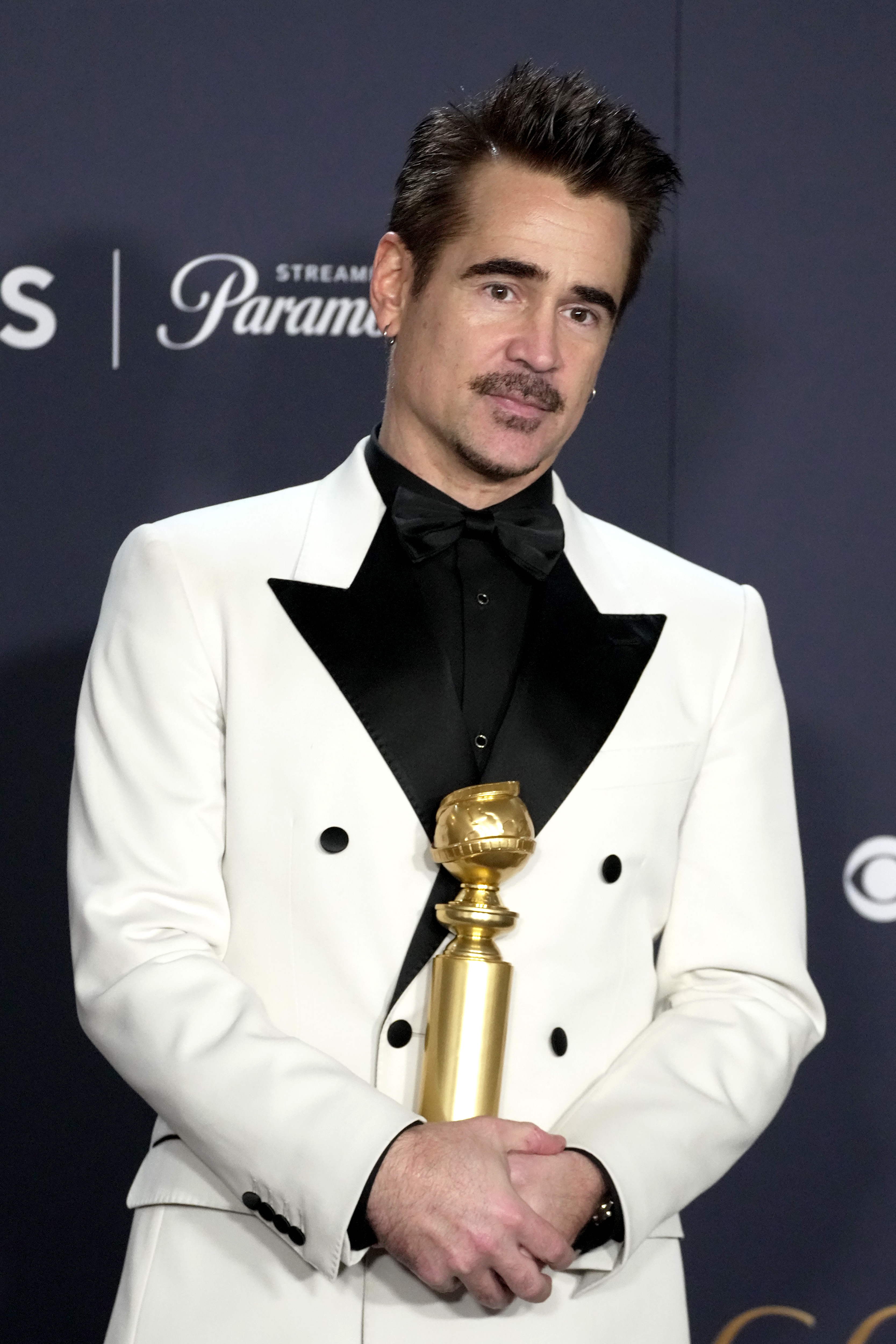 Colin Farrell tras ganar el premio a la Mejor Interpretación Masculina en una Serie Limitada, Serie de Antología o Película Realizada para Televisión por "The Penguin" en la 82 edición de los Globos de Oro el 5 de enero de 2025, en Beverly Hills, California | Fuente: Getty Images