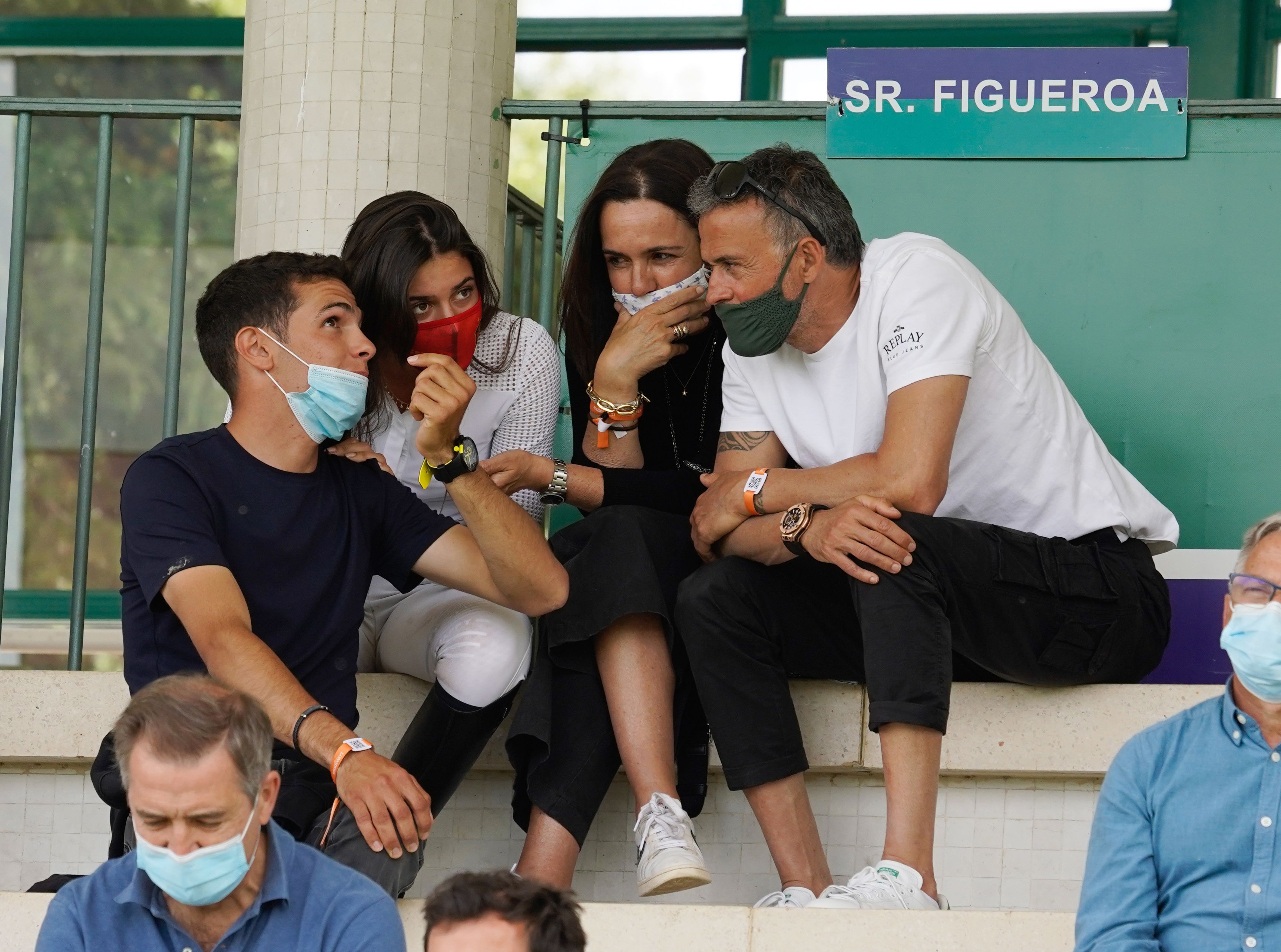 Luis Enrique y Elena Cullell con su hija Sira en el Club de Campo Villa de Madrid, el 22 de mayo de 2021, en Madrid, España. | Foto: Getty Images