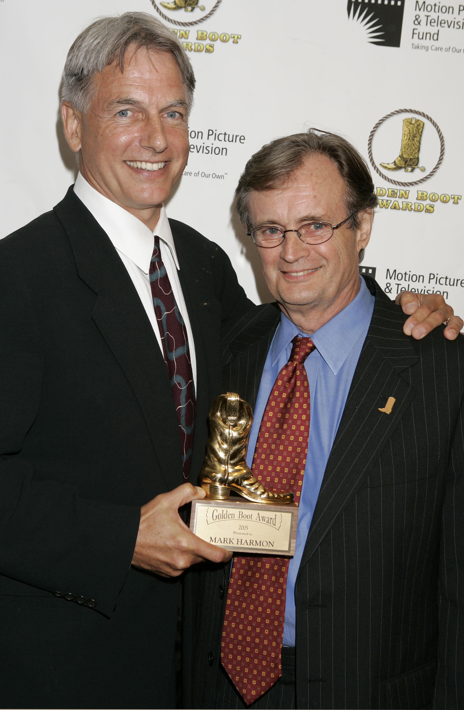 Mark Harmon y David McCallum en la 23ª edición de los Premios Golden Boot, el 13 de agosto de 2005. | Foto: Getty Images