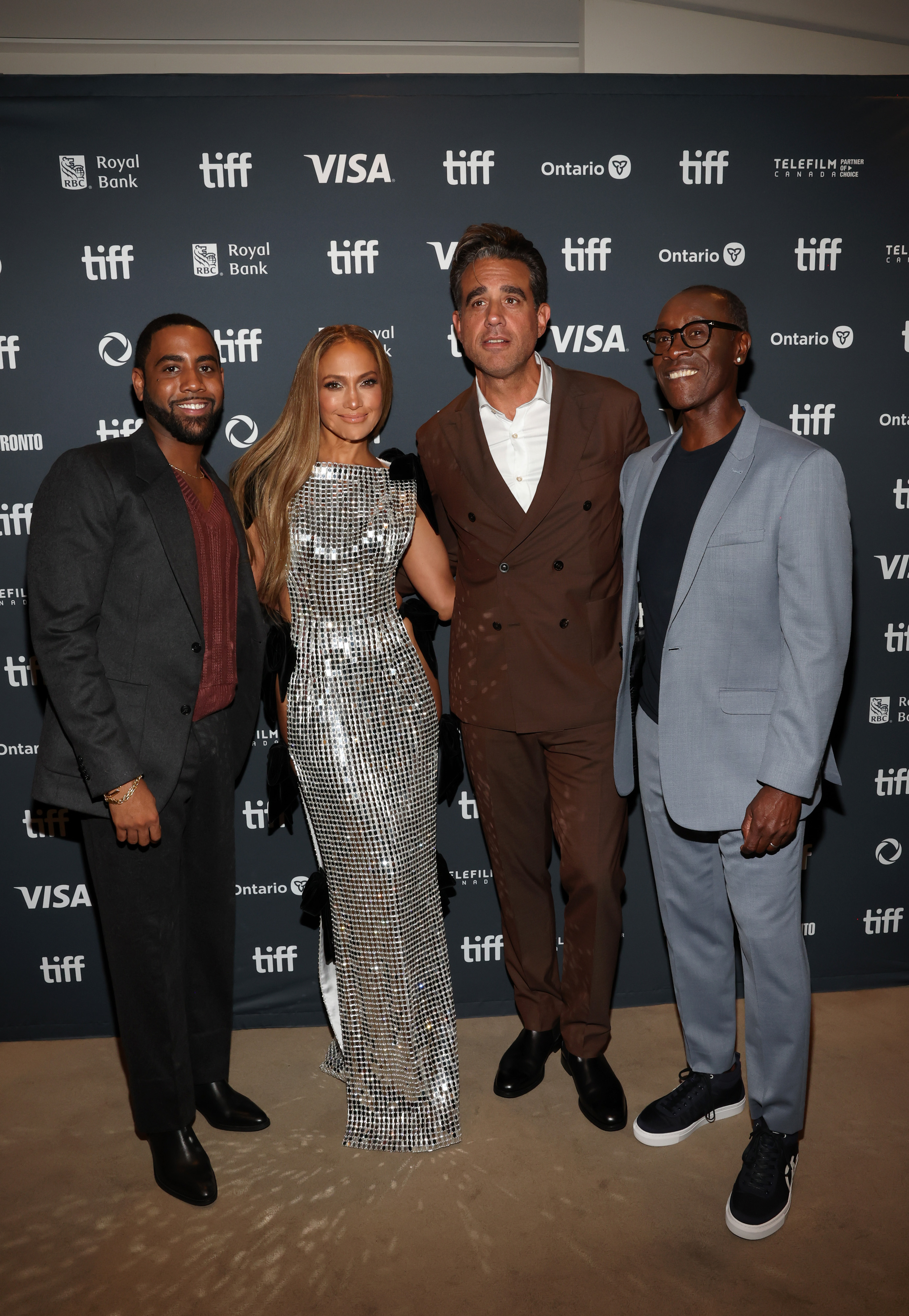 Jharrel Jerome, Jennifer Lopez, Bobby Cannavale y Don Cheadle en el estreno de "Unstoppable" durante el Festival Internacional de Cine de Toronto 2024 en Toronto, Ontario, el 6 de septiembre de 2024 | Fuente: Getty Images