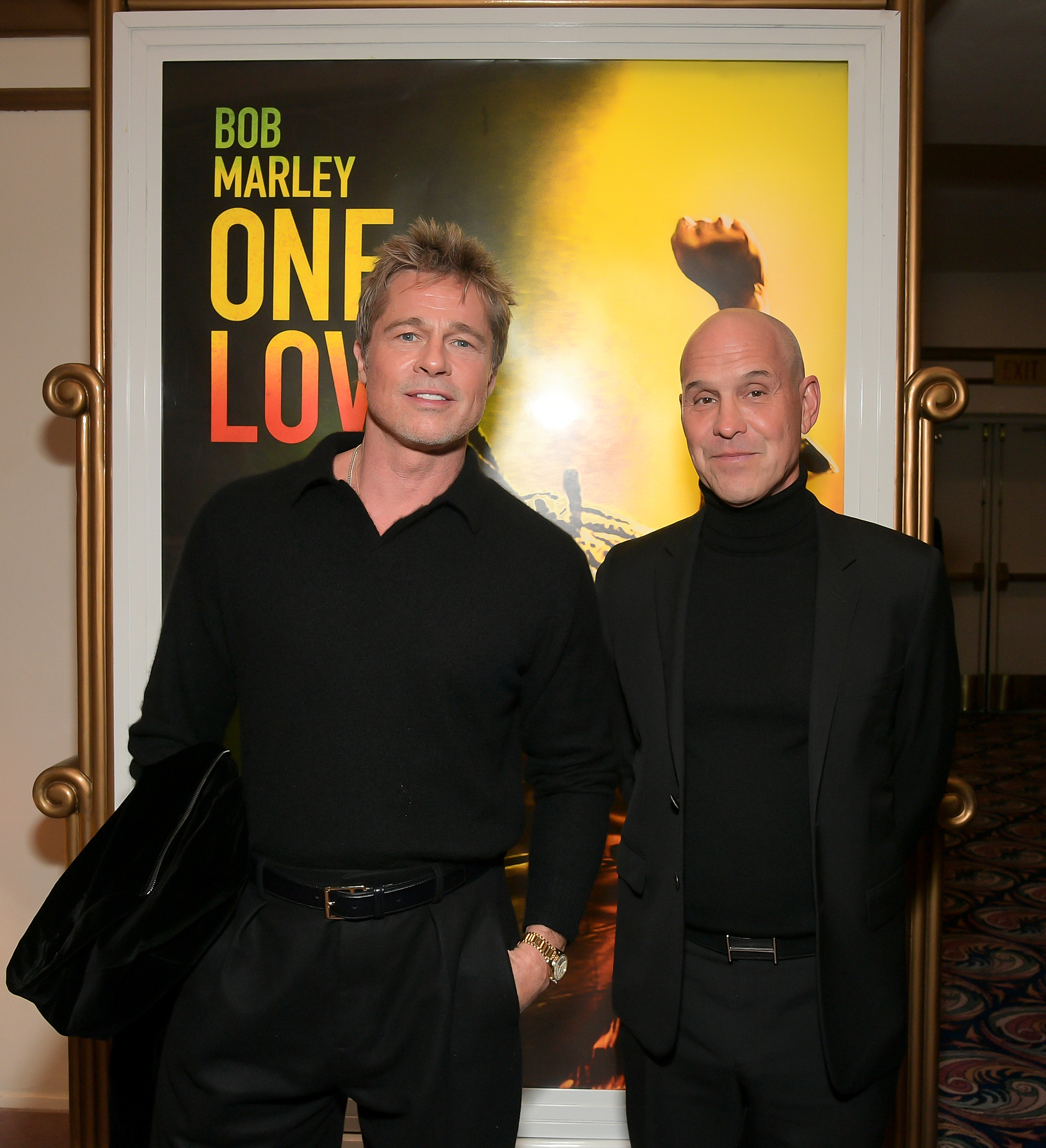 Brad Pitt y Brian Robbins durante el estreno en Los Ángeles de "Bob Marley: One Love" en el Regency Village Theatre el 6 de febrero de 2024, en Los Ángeles, California. | Foto: Getty Images