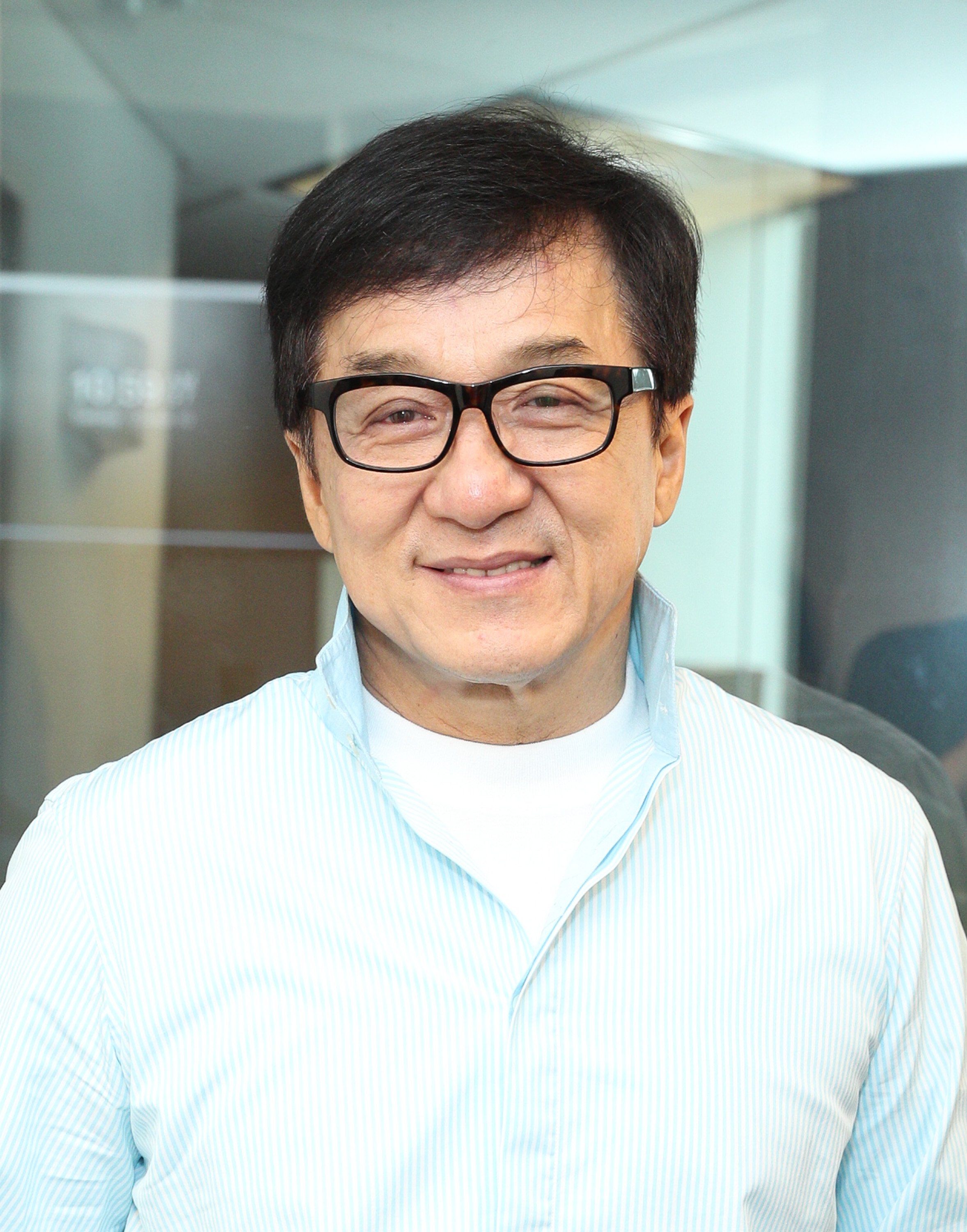 Jackie Chan visita en los estudios SiriusXM el 10 de octubre de 2017 en Nueva York. | Foto: Getty Images