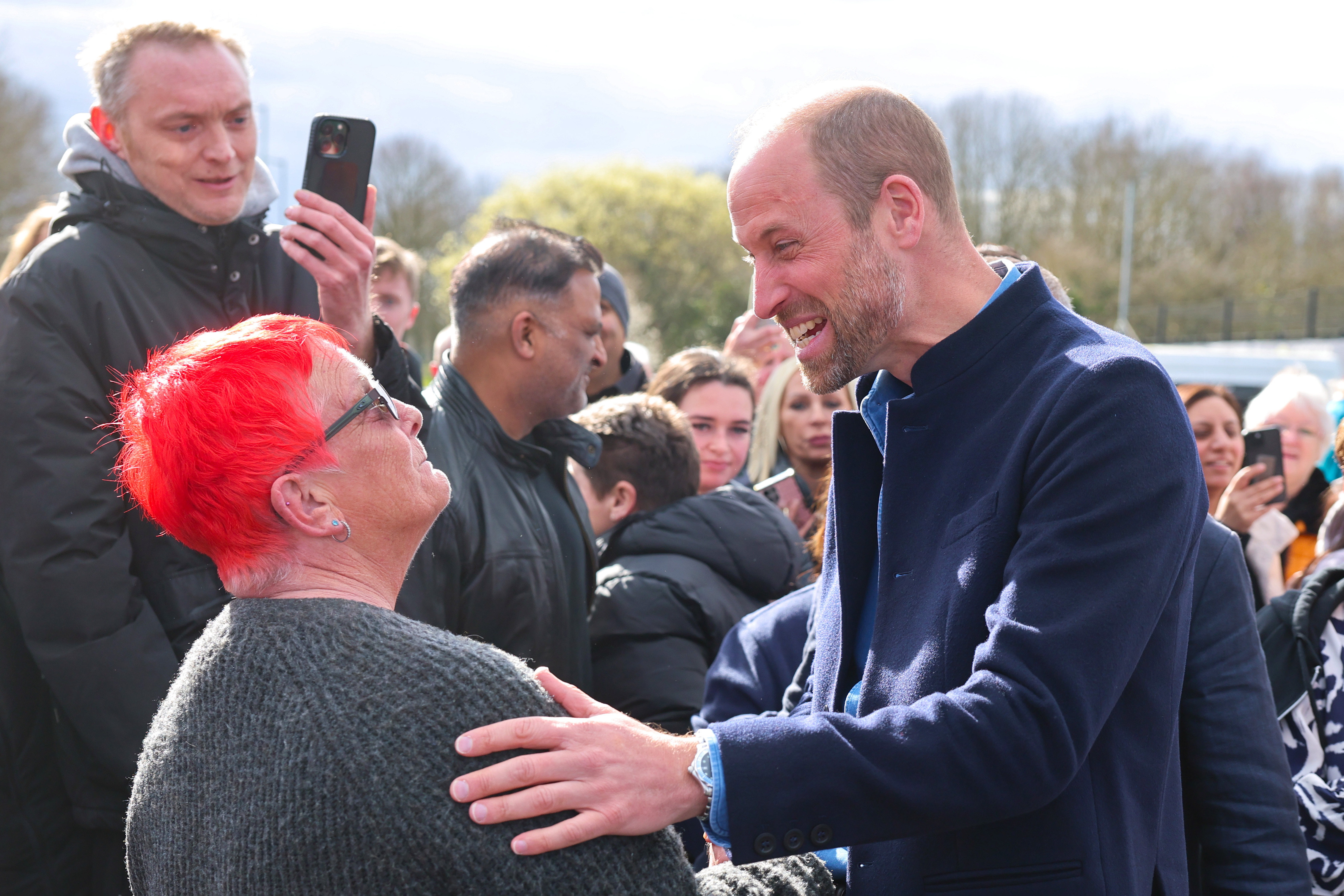 El príncipe William visita un curso de formación de árbitros de la FA en el Sporting Khalsa FC de Willenhall, Inglaterra, el 11 de marzo de 2025 | Fuente: Getty Images