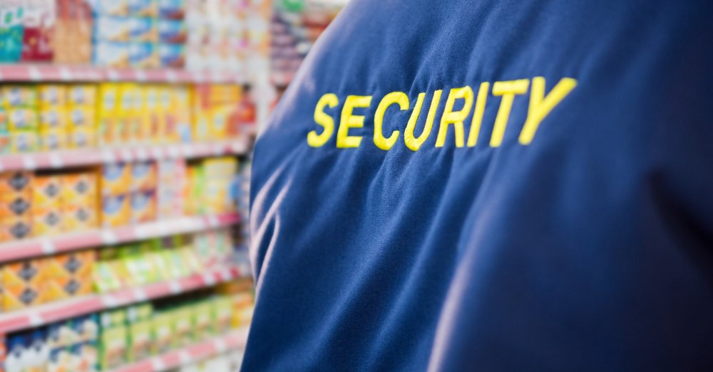 Personal de seguridad de un supermercado. | Foto: Shutterstock