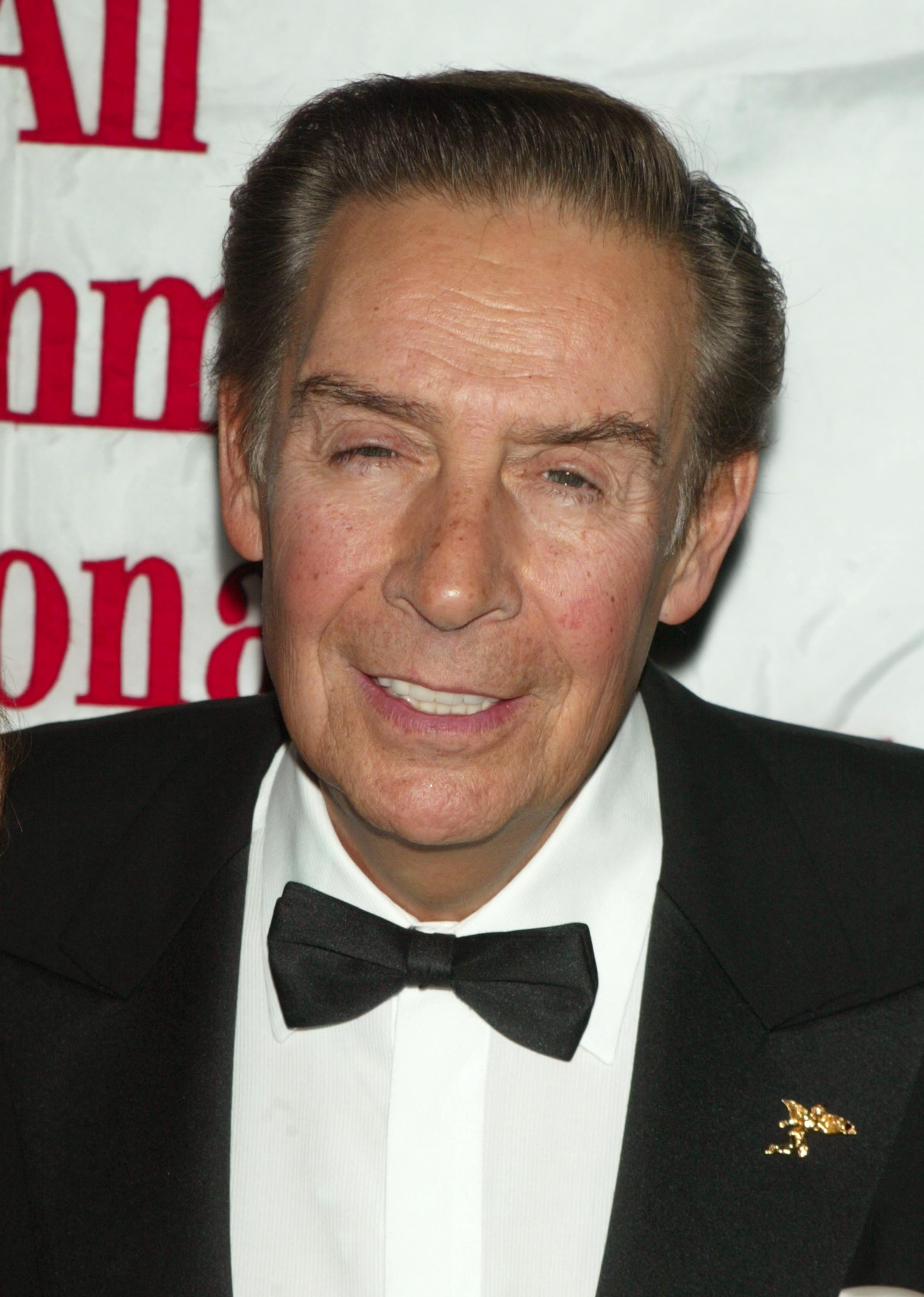 Jerry Orbach en la Gala Razzle Dazzle de The Actors Fund of America en Cipriani 42nd Street. Nueva York, Estados Unidos | Foto: Getty Images