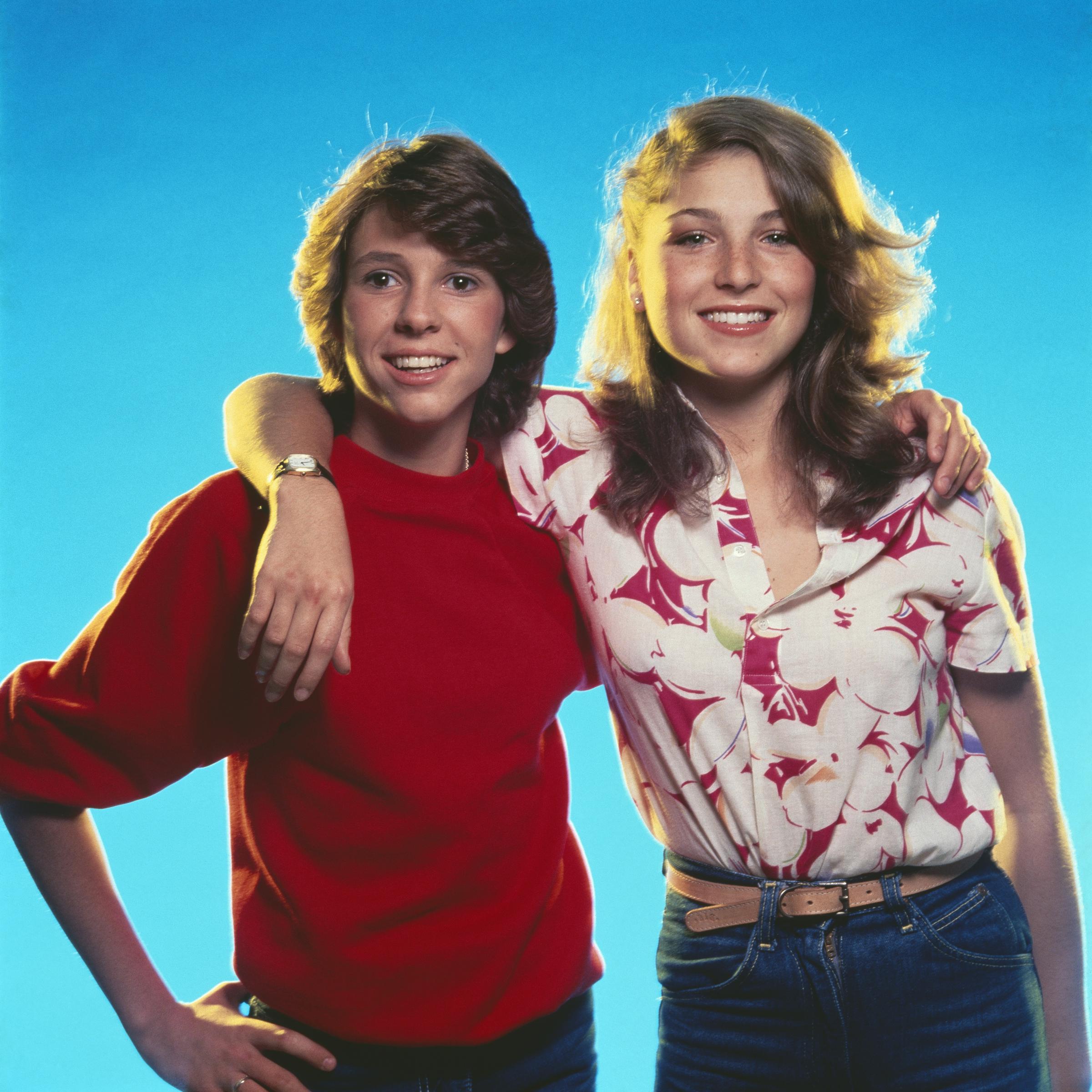 La actriz y su compañera de reparto Kristy McNichol en la película estadounidense de 1980 "Little Darlings" | Fuente: Getty Images