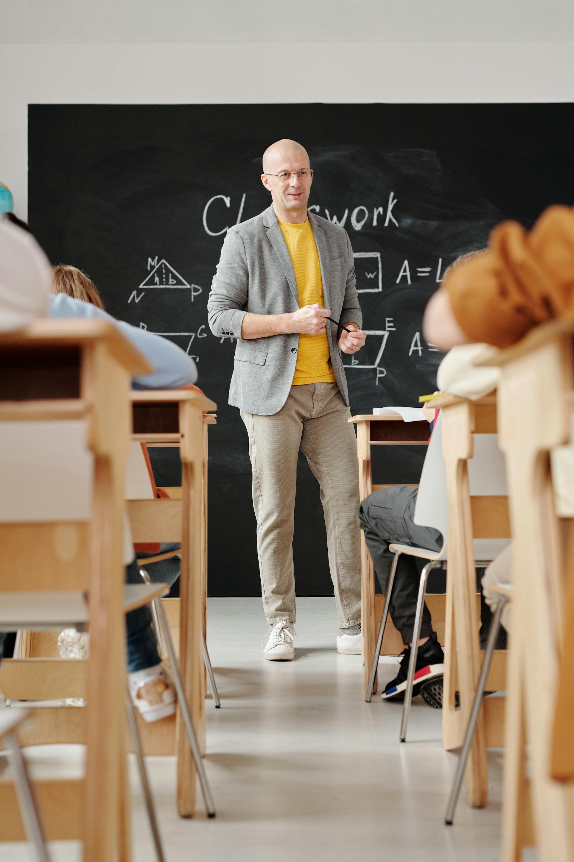 Un profesor en una clase | Fuente: Pexels