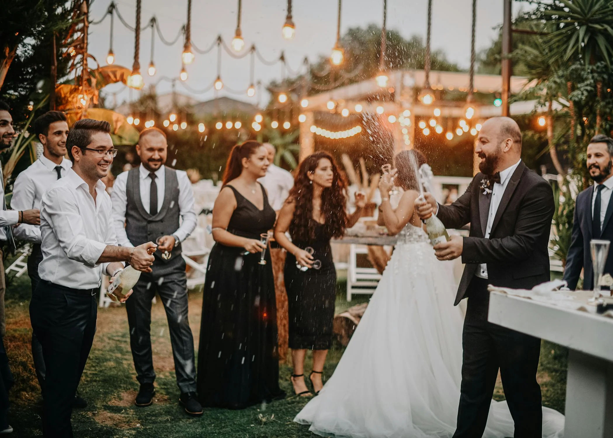 Una fiesta de boda feliz | Fuente: Pexels