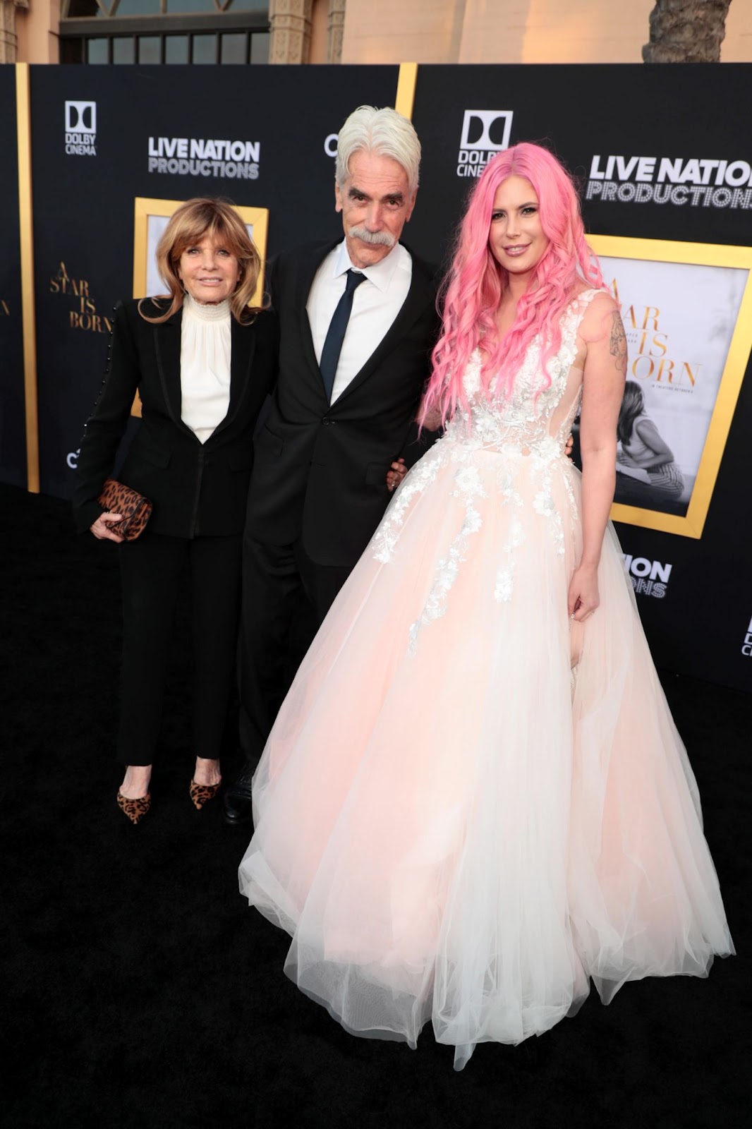 Katharine Ross con Sam y Cleo Elliott en el estreno de "A Star Is Born" el 24 de septiembre de 2018, en Los Ángeles, California. | Fuente: Getty Images