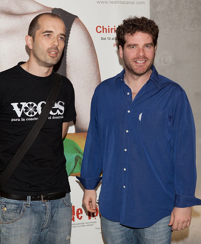 Mariano Alameda y Dani Huarte asisten al photocall de 'la Maleta de los Nervios' en Madrid. | Foto: Getty Images.