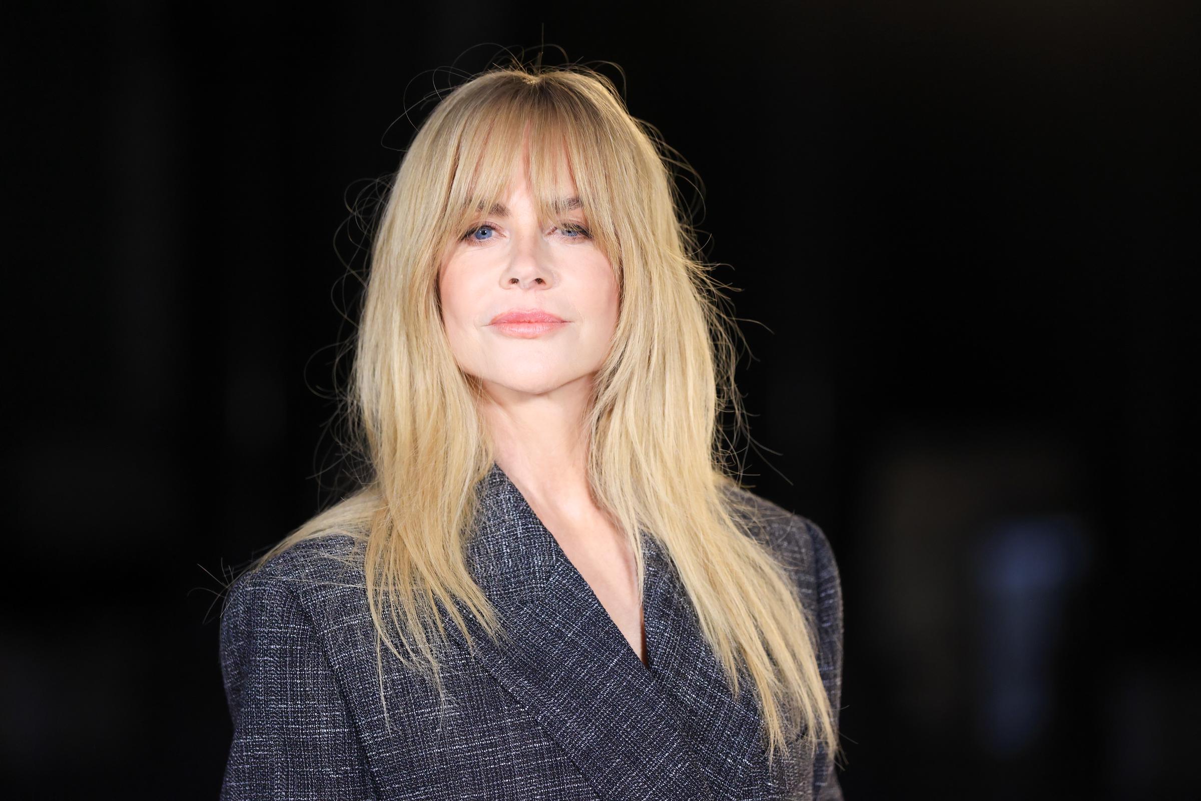 Goldie Hawn siempre ha sido una apasionada de la cocina casera, con platos favoritos de la familia que van desde un sustancioso estofado de ternera hasta el tradicional pastel de carne. Su hijo, Wyatt Russell, ha llevado algunas de esas tradiciones culinarias de su infancia a su propio hogar. | Fuente: Getty Images.