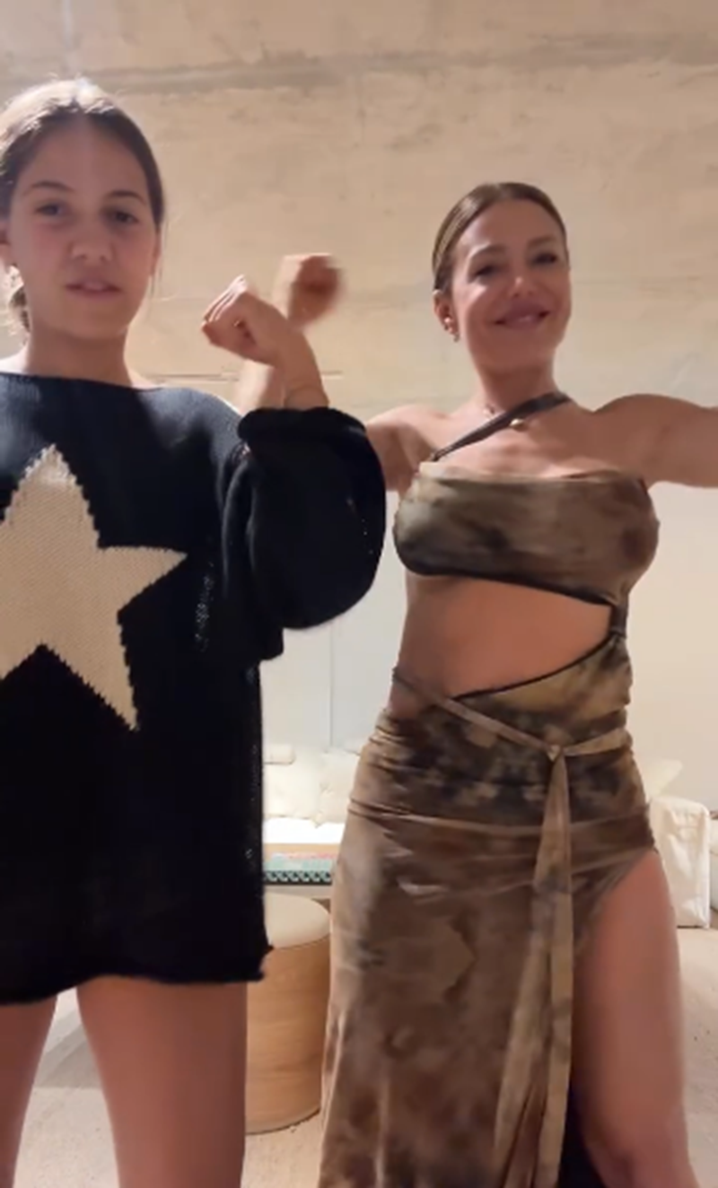 Evangelina Anderson bailando junto a su hija Lola Demichelis | Instagram/lolademichelis