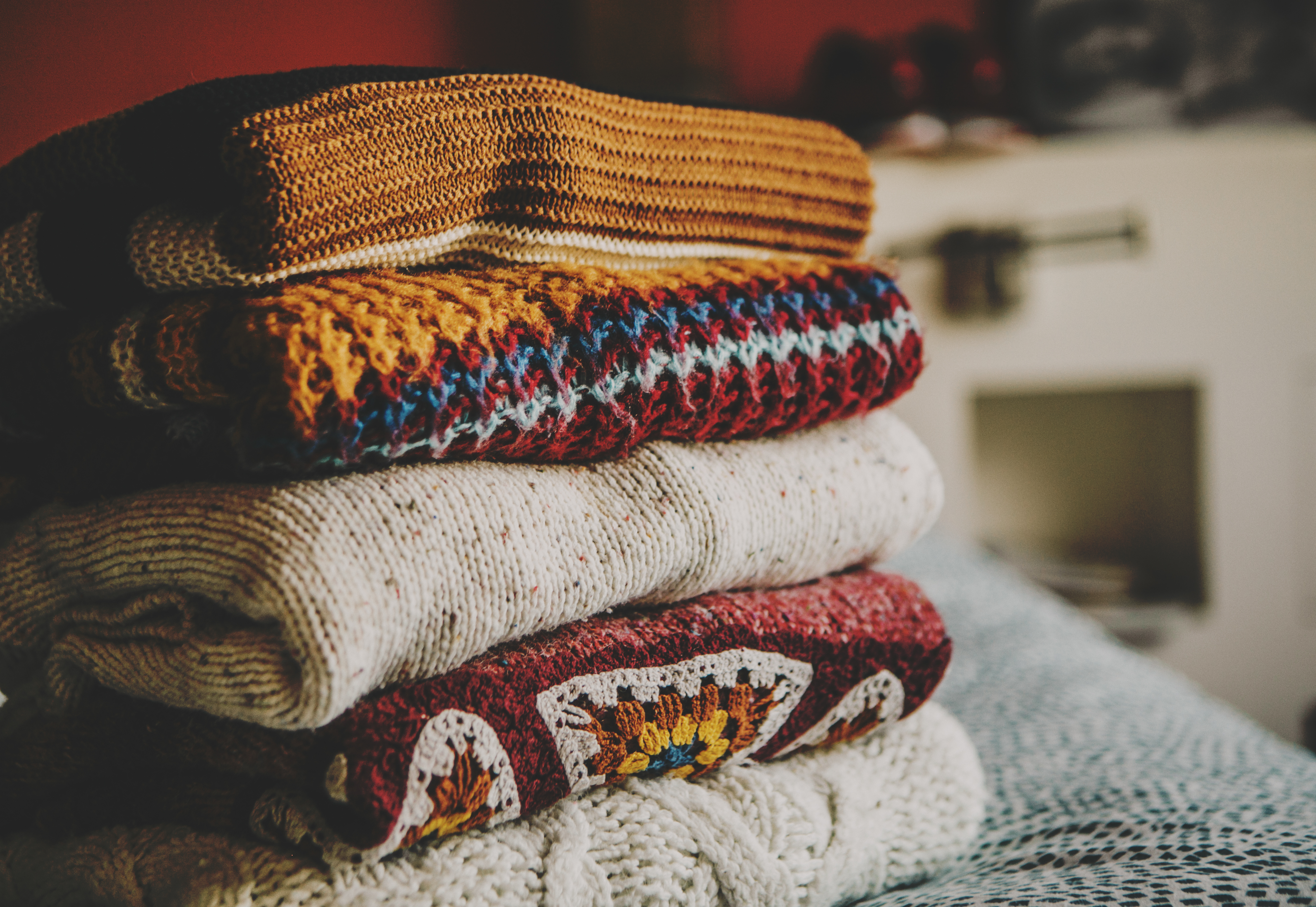 Un montón de jerséis | Fuente: Getty Images